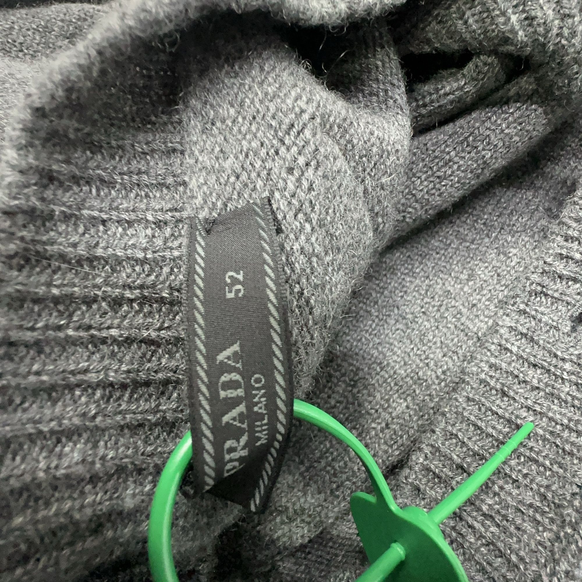 Prada Prada Cashmere Button-Up Cardigan Size 52 Size US L / EU 52-54 / 3 - 2 Thumbnail