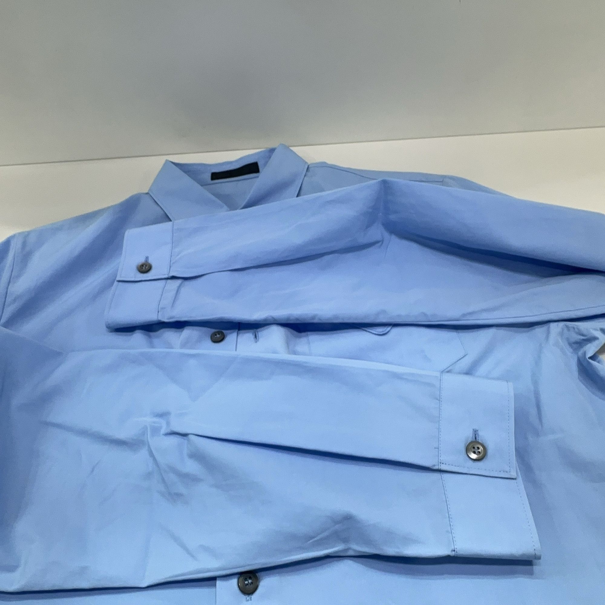 Prada Prada Triangle Logo Button Up Shirt Size M Size US M / EU 48-50 / 2 - 9 Thumbnail