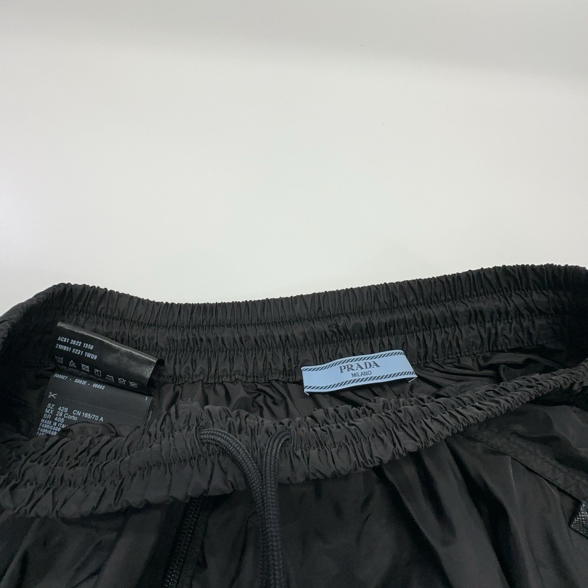 Prada Prada Logo Print Nylon Midi Skirt Size 42 Size 28" / US 6 / IT 42 - 6 Thumbnail