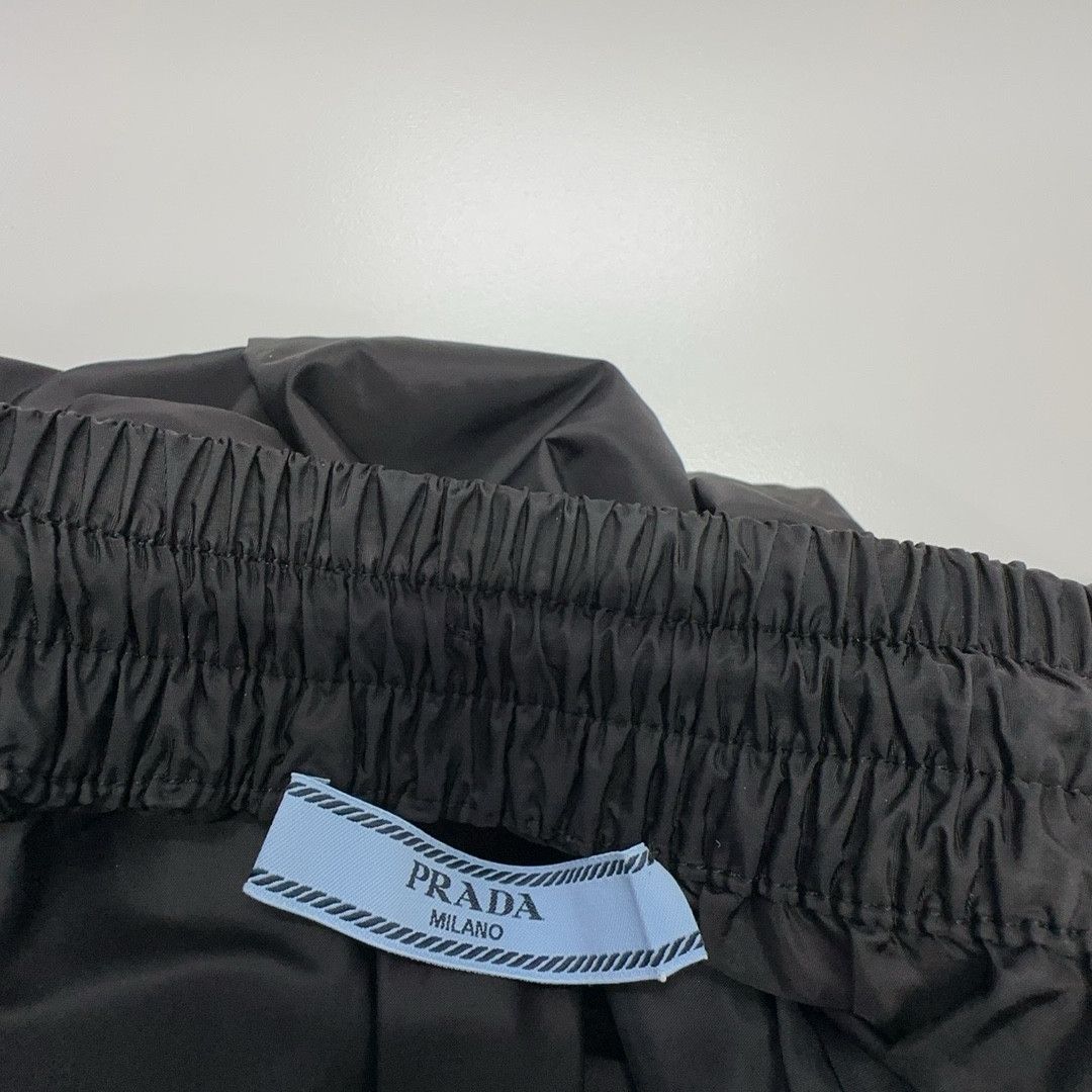 Prada Prada Logo Print Nylon Midi Skirt Size 42 Size 28" / US 6 / IT 42 - 3 Thumbnail