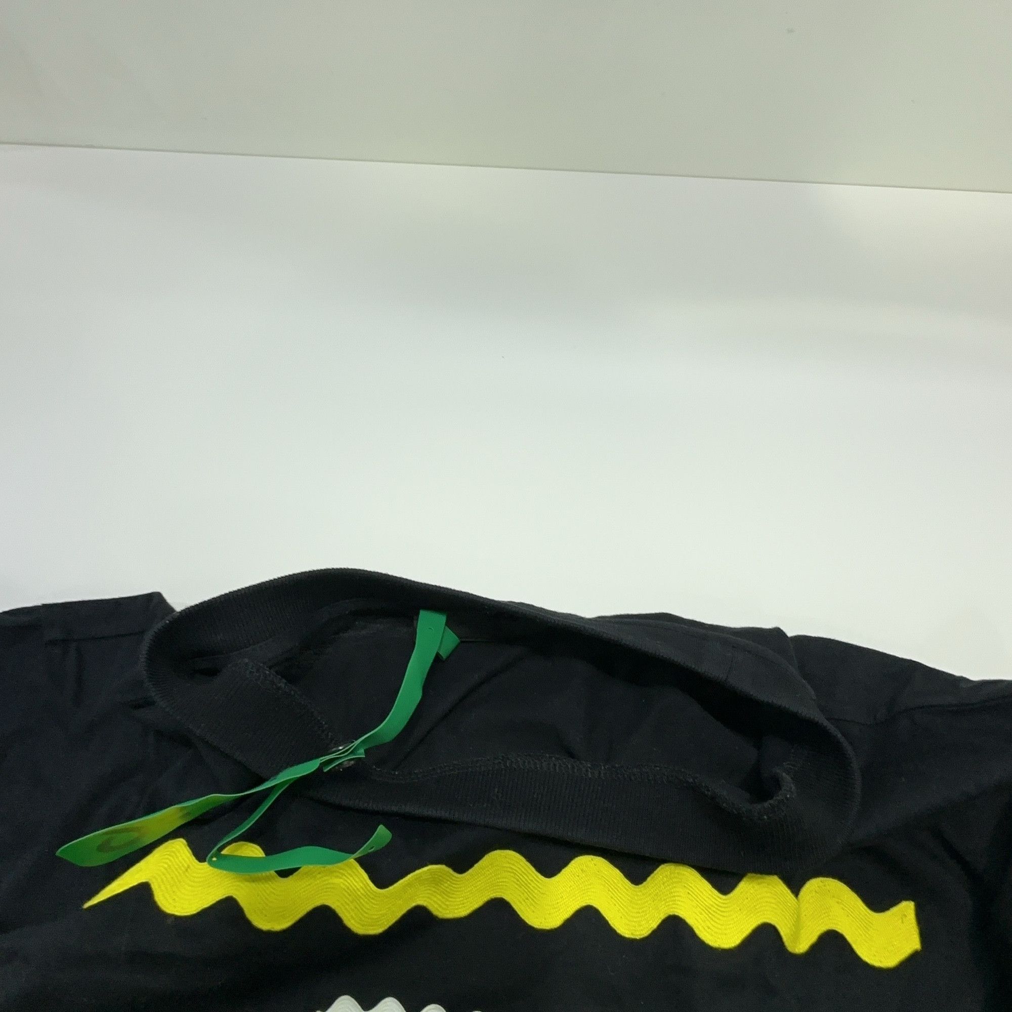 Prada Prada Wavy Graphic T-Shirt Size L Size US L / EU 52-54 / 3 - 7 Thumbnail
