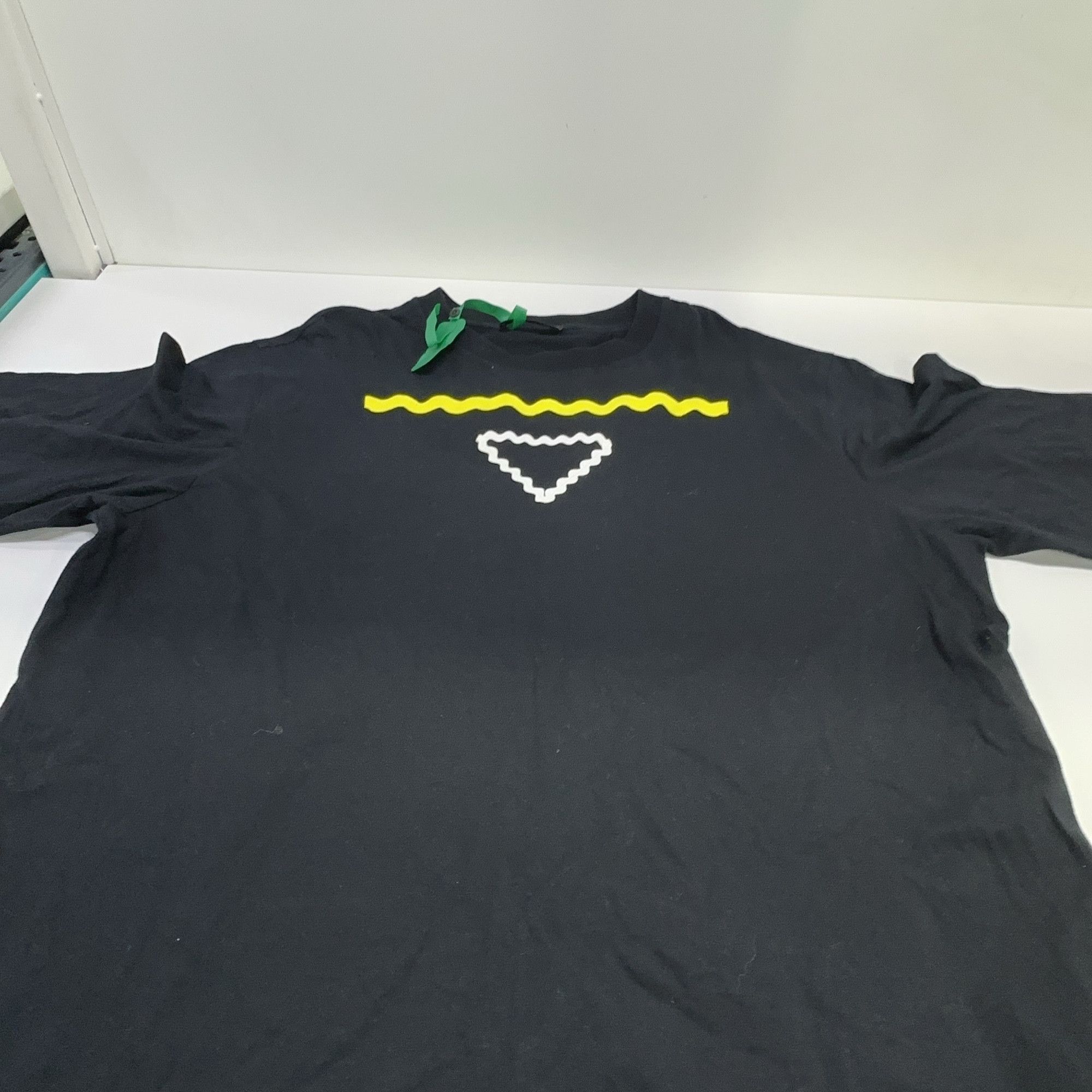 Prada Prada Wavy Graphic T-Shirt Size L Size US L / EU 52-54 / 3 - 10 Thumbnail