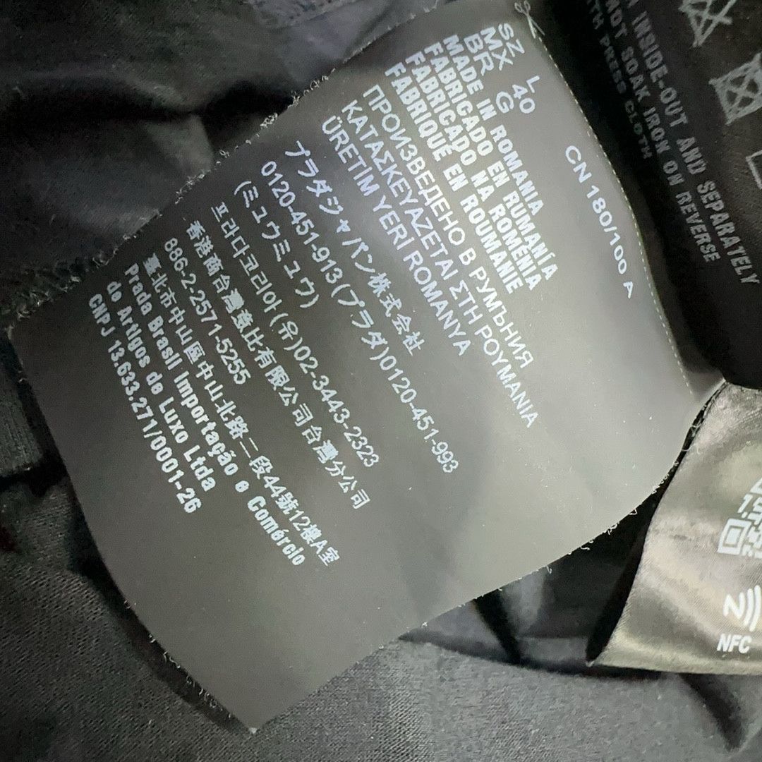 Prada Prada Wavy Graphic T-Shirt Size L Size US L / EU 52-54 / 3 - 3 Thumbnail