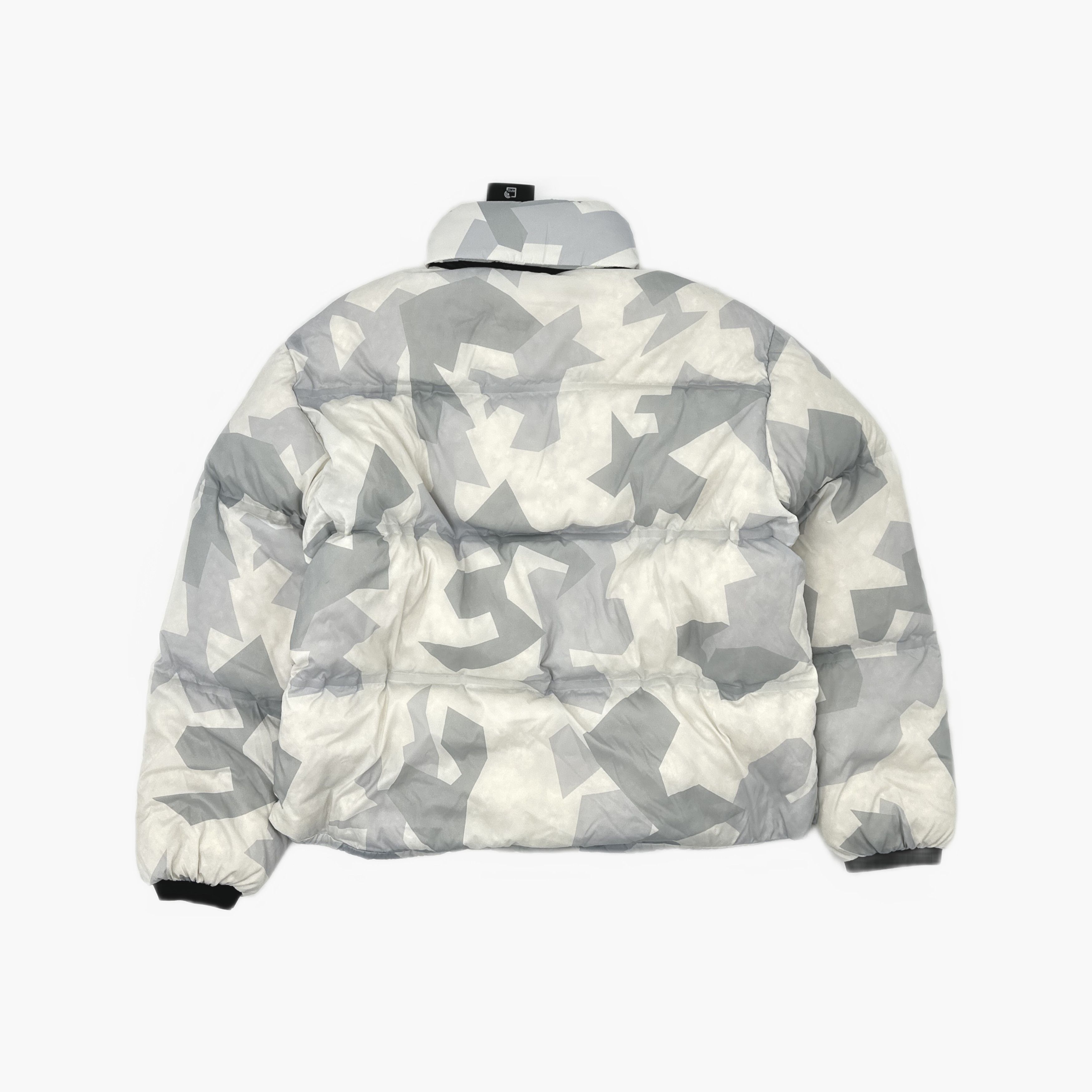 Prada Prada Camouflage Puffer Jacket Size XL Size US XL / EU 56 / 4 - 2 Thumbnail