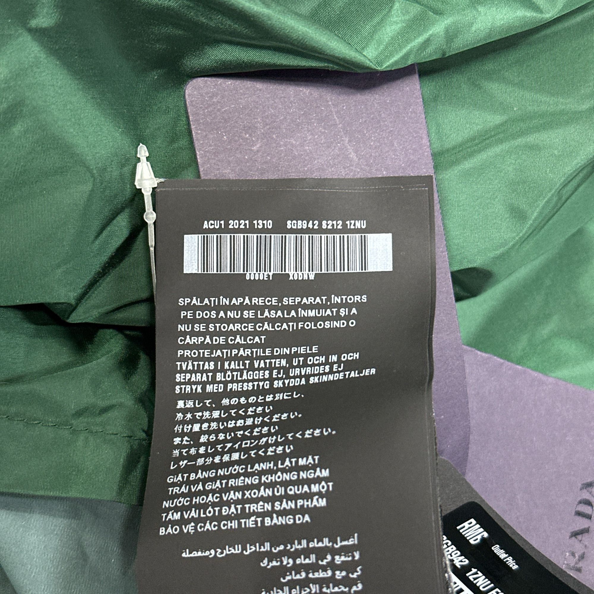 Prada Prada Hooded Nylon Poncho Size M Size US M / EU 48-50 / 2 - 5 Thumbnail