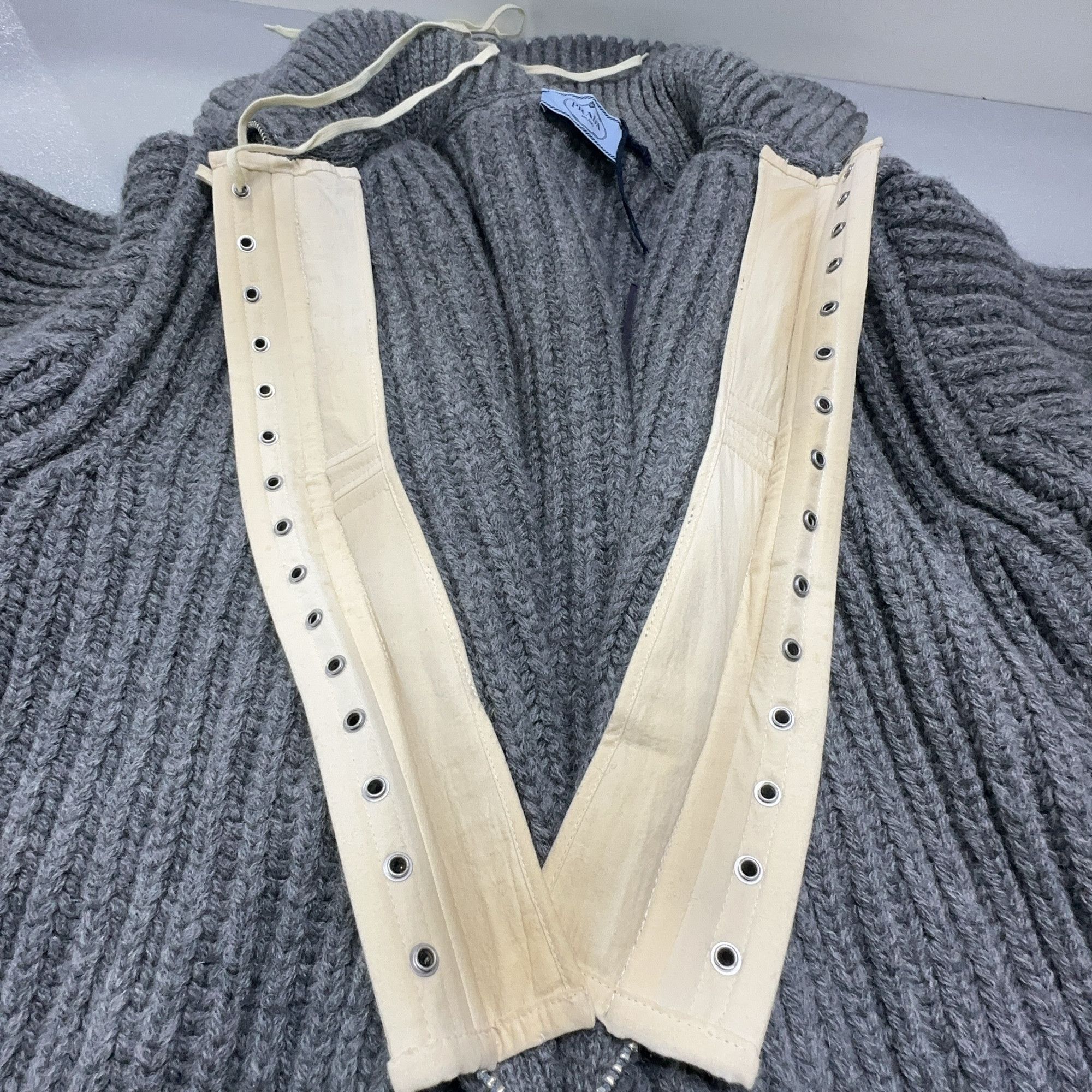 Prada Prada Ribbed Zip-Up Sweater Size 42 Size M / US 6-8 / IT 42-44 - 6 Thumbnail