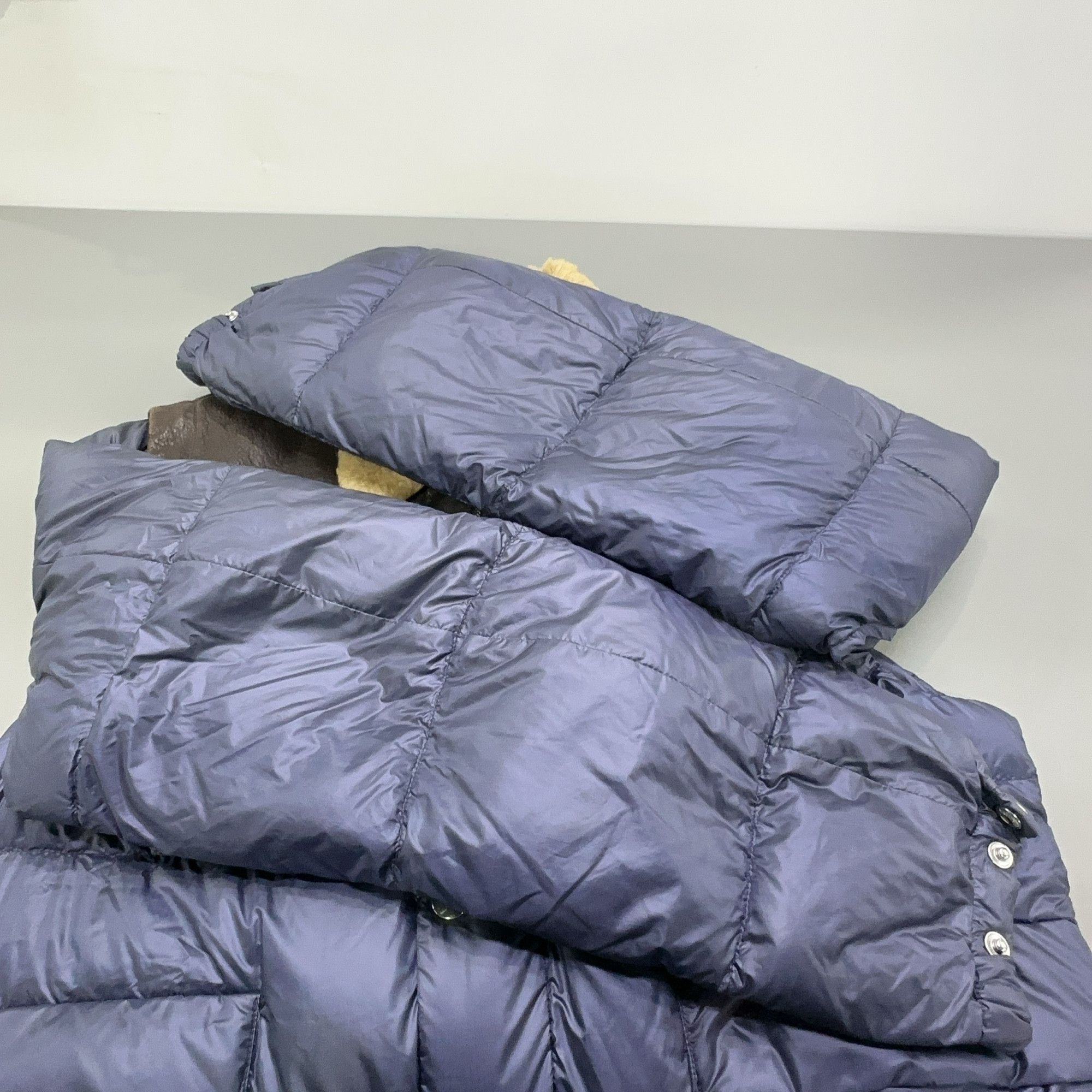 Prada Prada Shearling Collar Down Jacket Size 52 Size US L / EU 52-54 / 3 - 10 Thumbnail