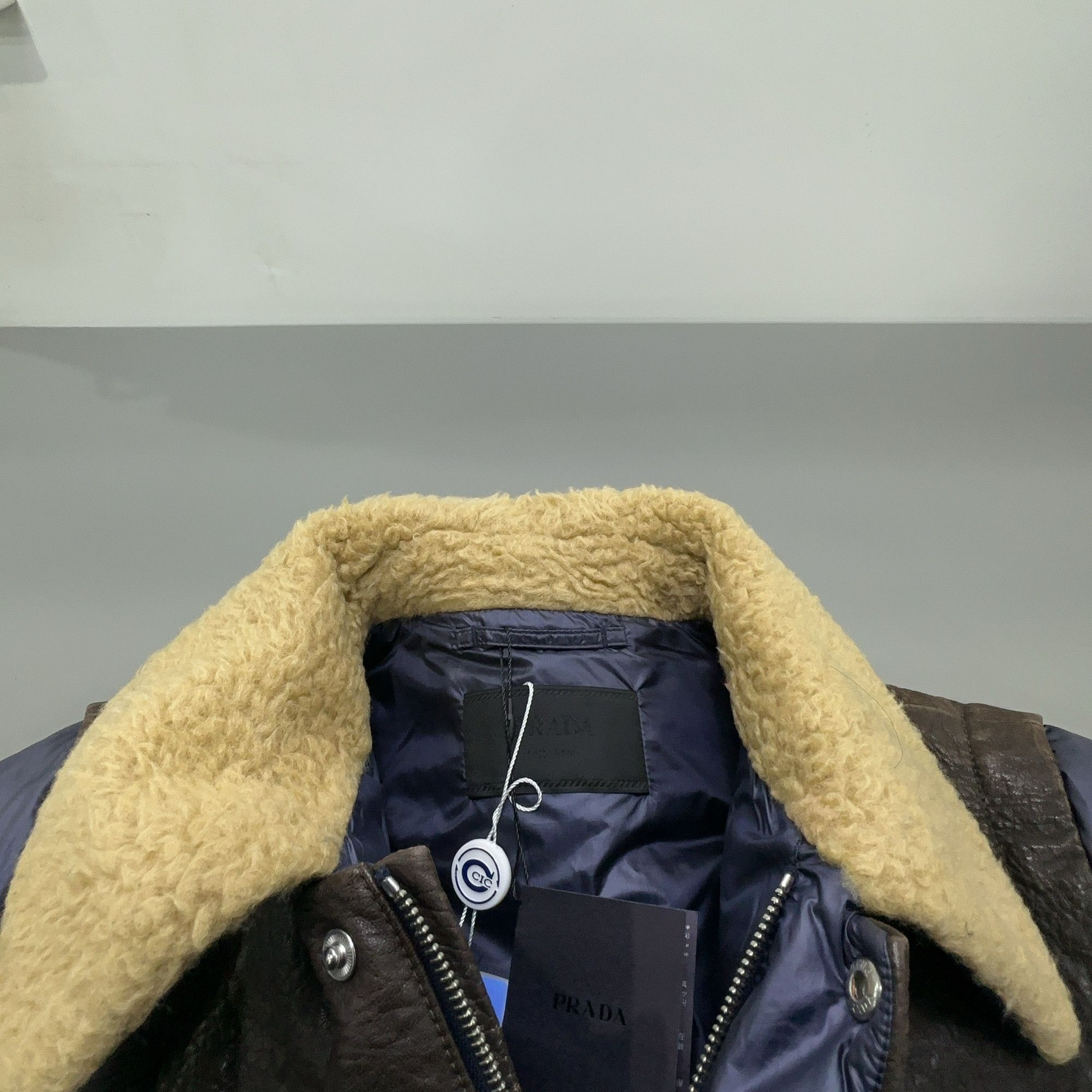 Prada Prada Shearling Collar Down Jacket Size 52 Size US L / EU 52-54 / 3 - 8 Thumbnail