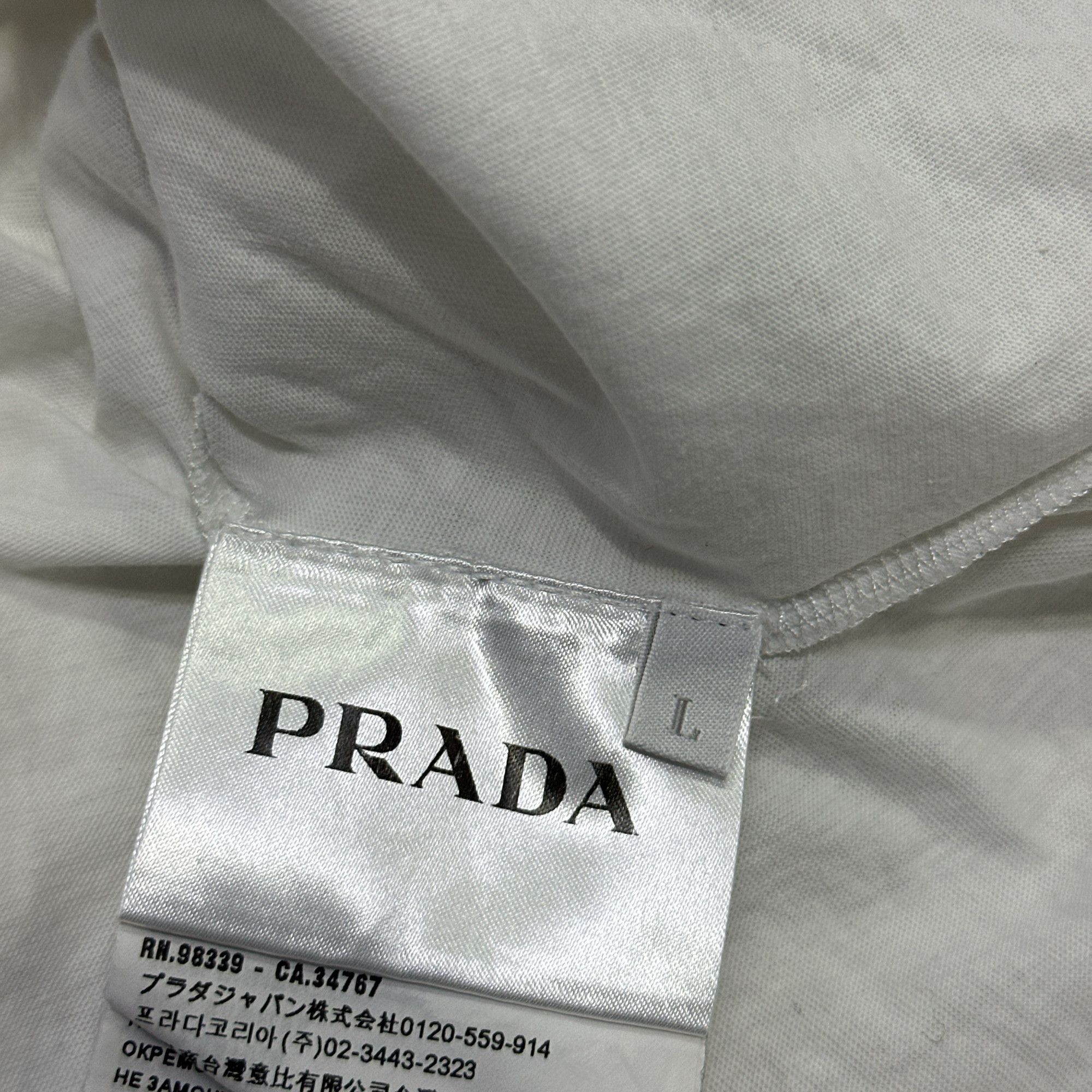 Prada Prada Patch Graphic Short Sleeve T-Shirt Size L Size US L / EU 52-54 / 3 - 4 Thumbnail
