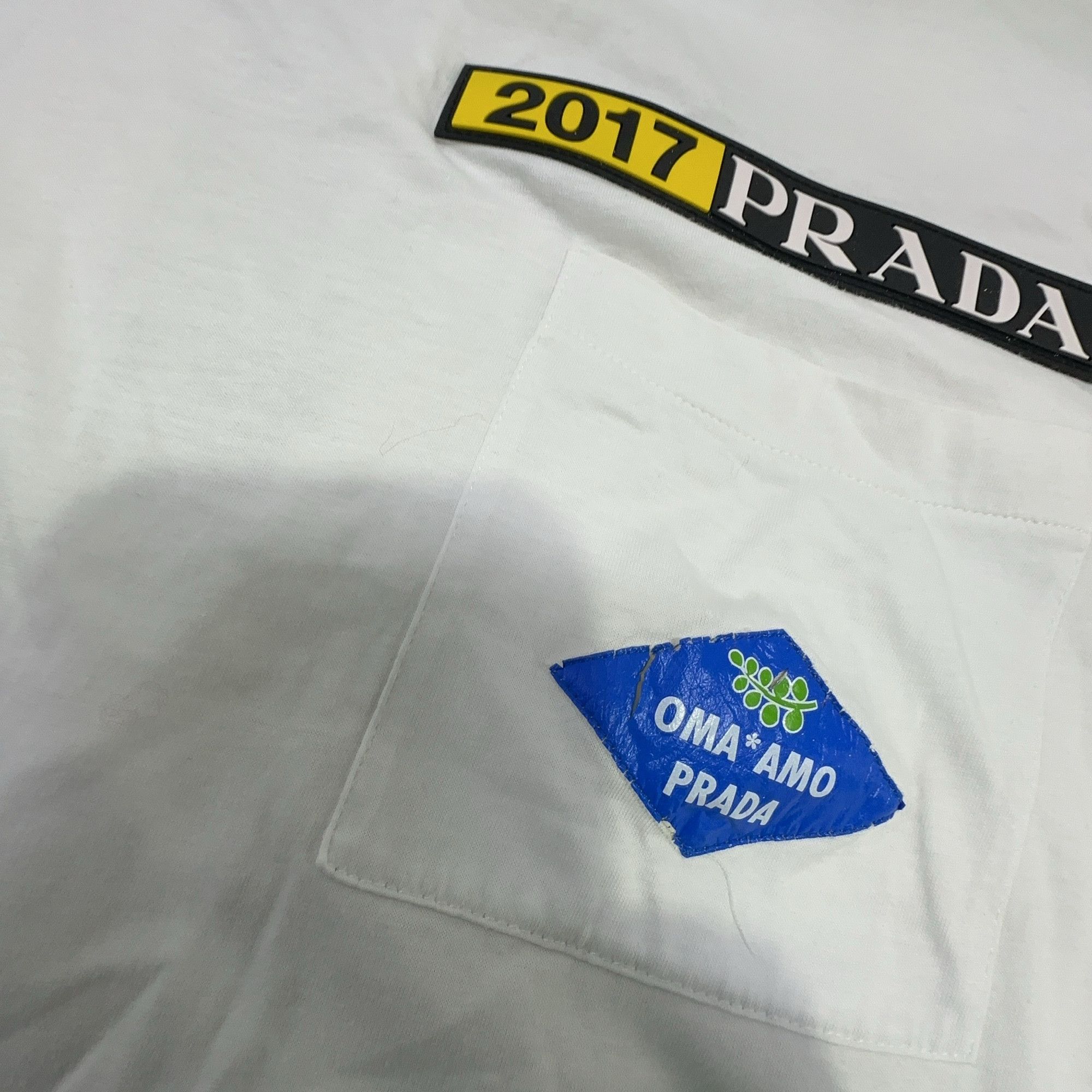 Prada Prada Patch Graphic Short Sleeve T-Shirt Size L Size US L / EU 52-54 / 3 - 7 Thumbnail