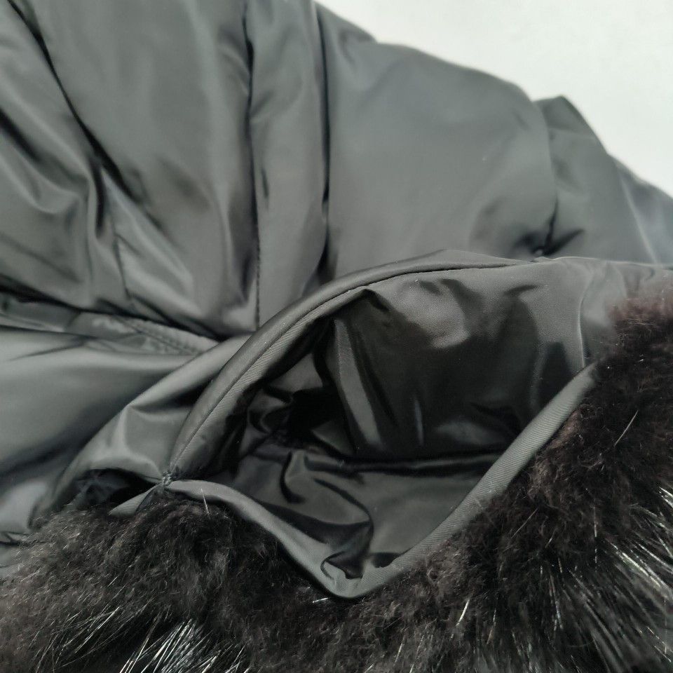 Prada Prada Fur Collar Down Vest Size 40 Size S / US 4 / IT 40 - 6 Thumbnail