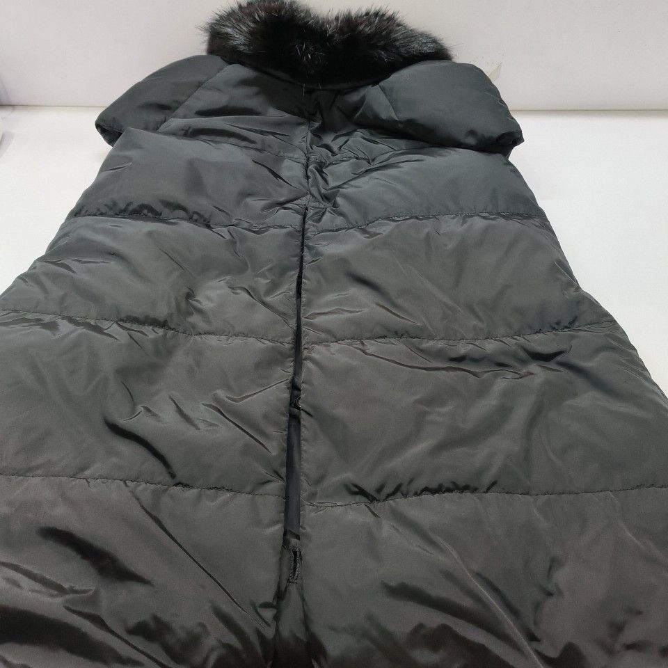 Prada Prada Fur Collar Down Vest Size 40 Size S / US 4 / IT 40 - 13 Thumbnail