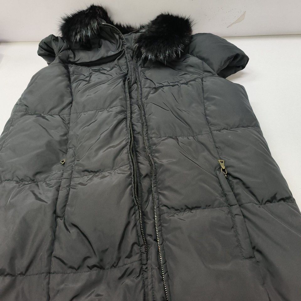 Prada Prada Fur Collar Down Vest Size 40 Size S / US 4 / IT 40 - 9 Thumbnail