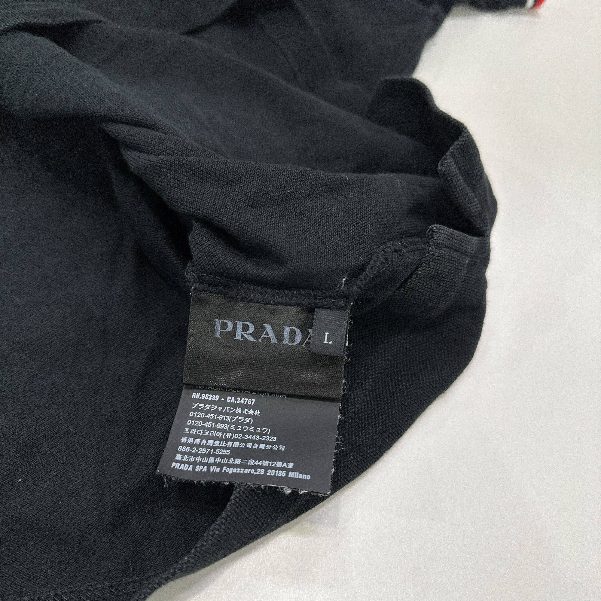 Prada Prada Logo Patch Polo Shirt Size L Size US L / EU 52-54 / 3 - 4 Thumbnail