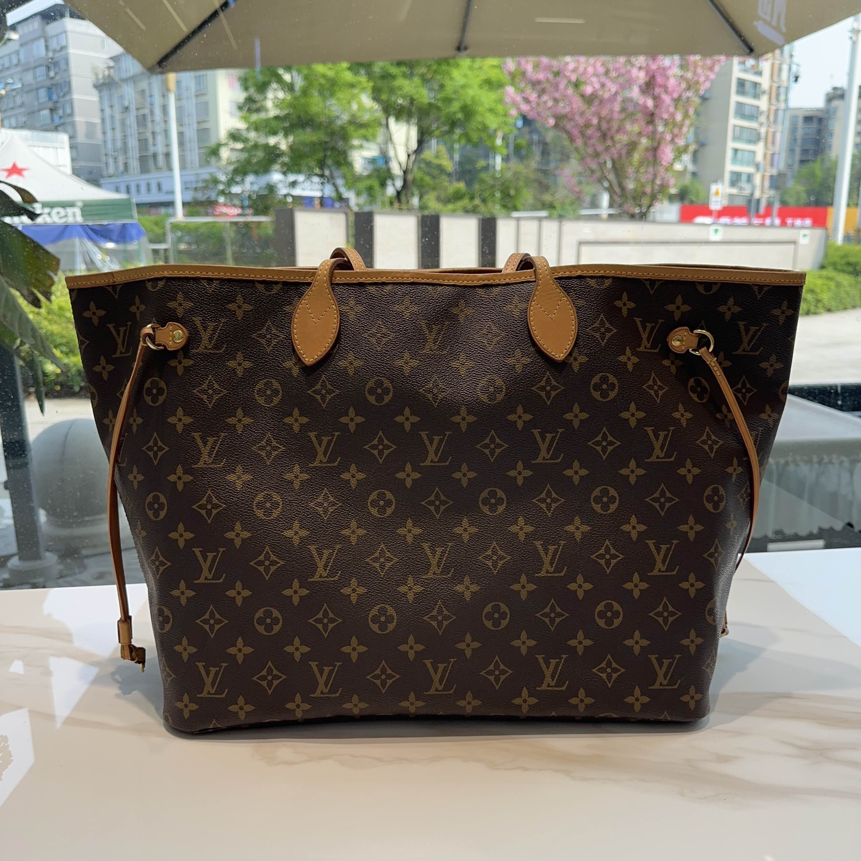 Louis Vuitton Louis Vuitton Monogram Tote Bag One Size Size ONE SIZE - 6 Thumbnail