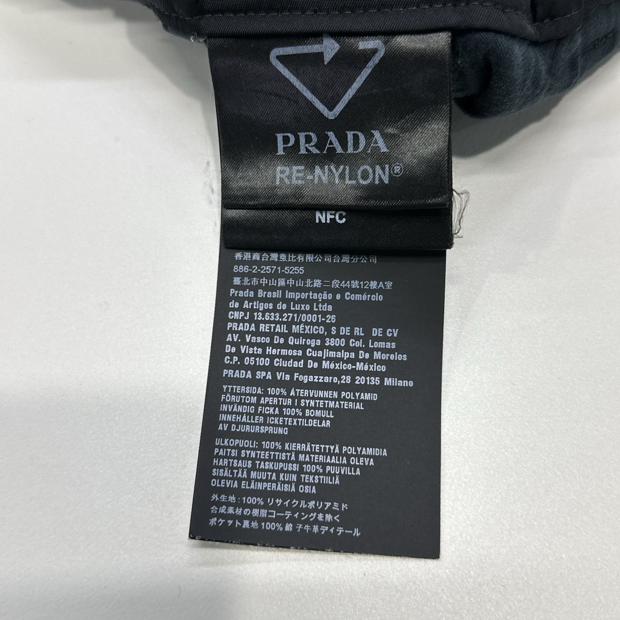 Prada Prada Re-Nylon Triangle Logo Pants Size 48 Size US 32 / EU 48 - 3 Thumbnail