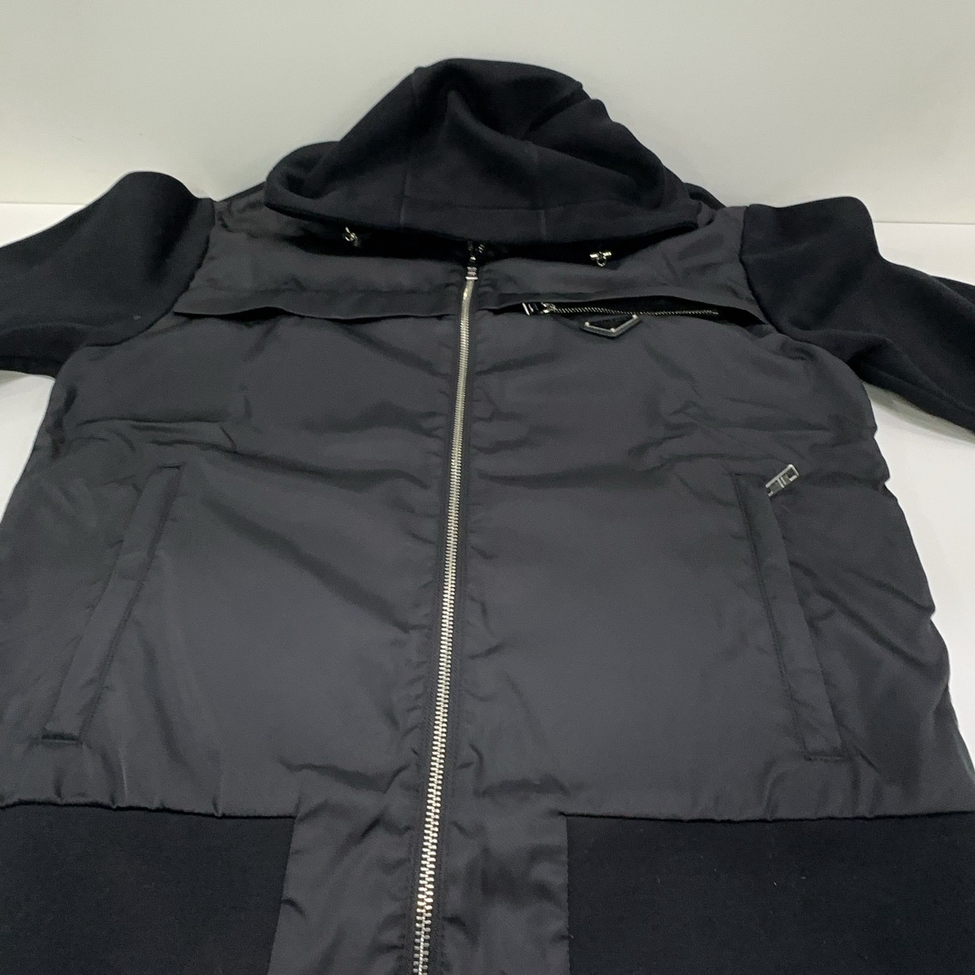 Prada Prada Logo Zip-Up Hooded Jacket Size M Size US M / EU 48-50 / 2 - 11 Thumbnail