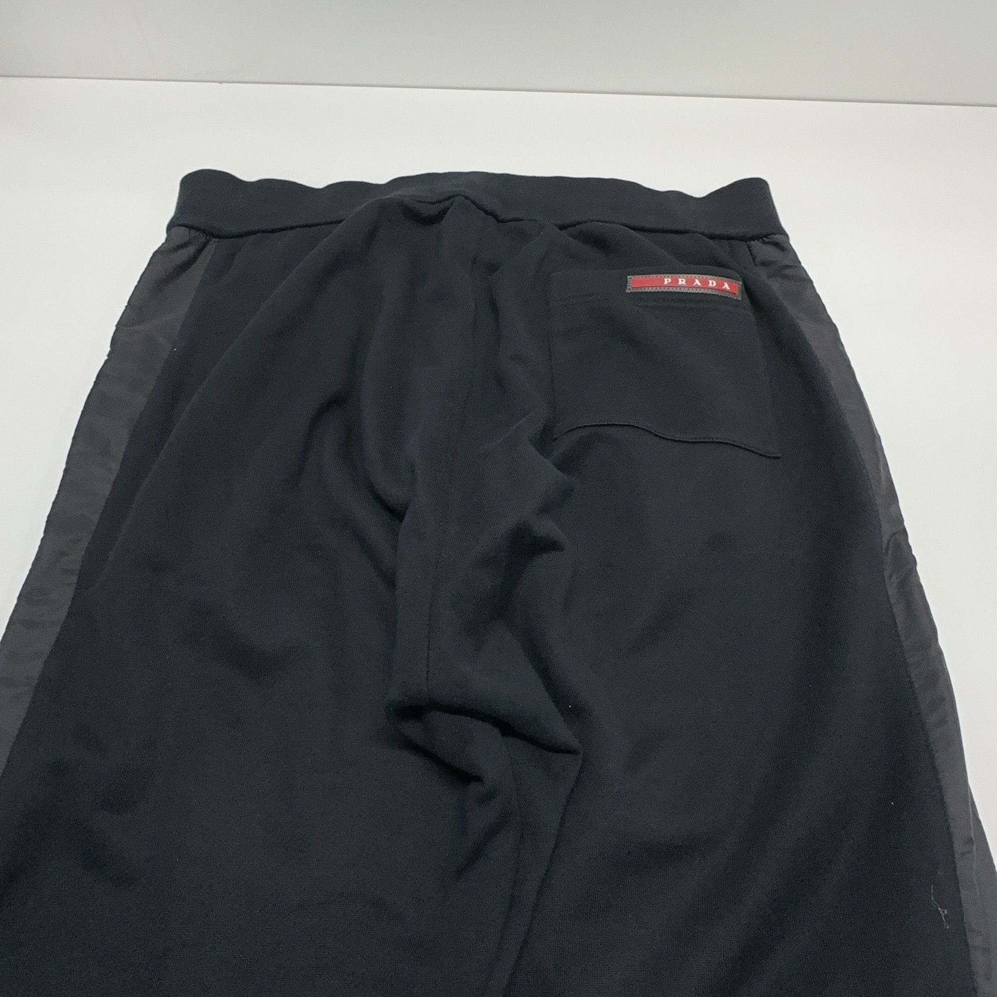 Prada Prada Logo Patch Sweatpants Size M Size US 32 / EU 48 - 12 Thumbnail
