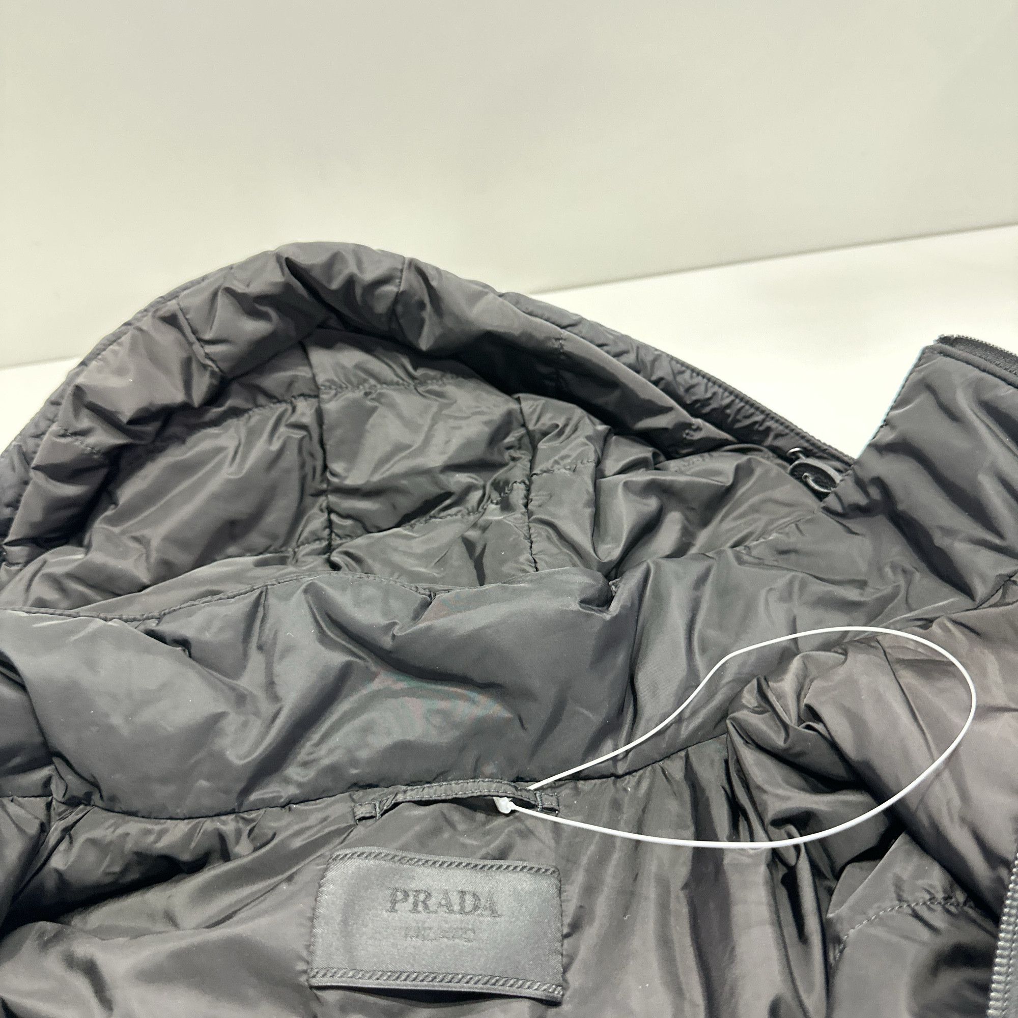 Prada Prada Re-Nylon Hooded Puffer Jacket Size XL Size US XL / EU 56 / 4 - 3 Thumbnail