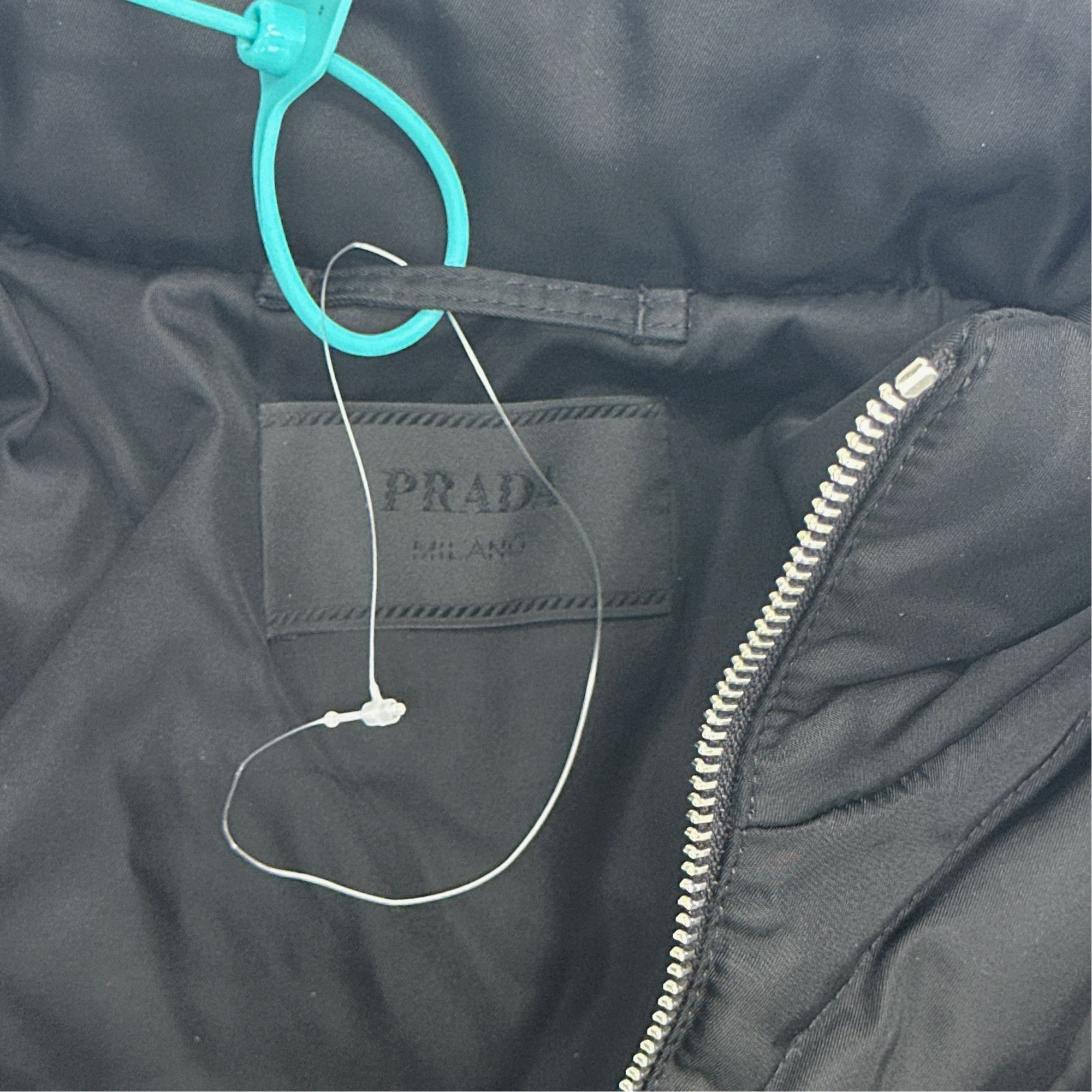Prada Prada Re-Nylon Puffer Jacket Size M Size US M / EU 48-50 / 2 - 5 Thumbnail