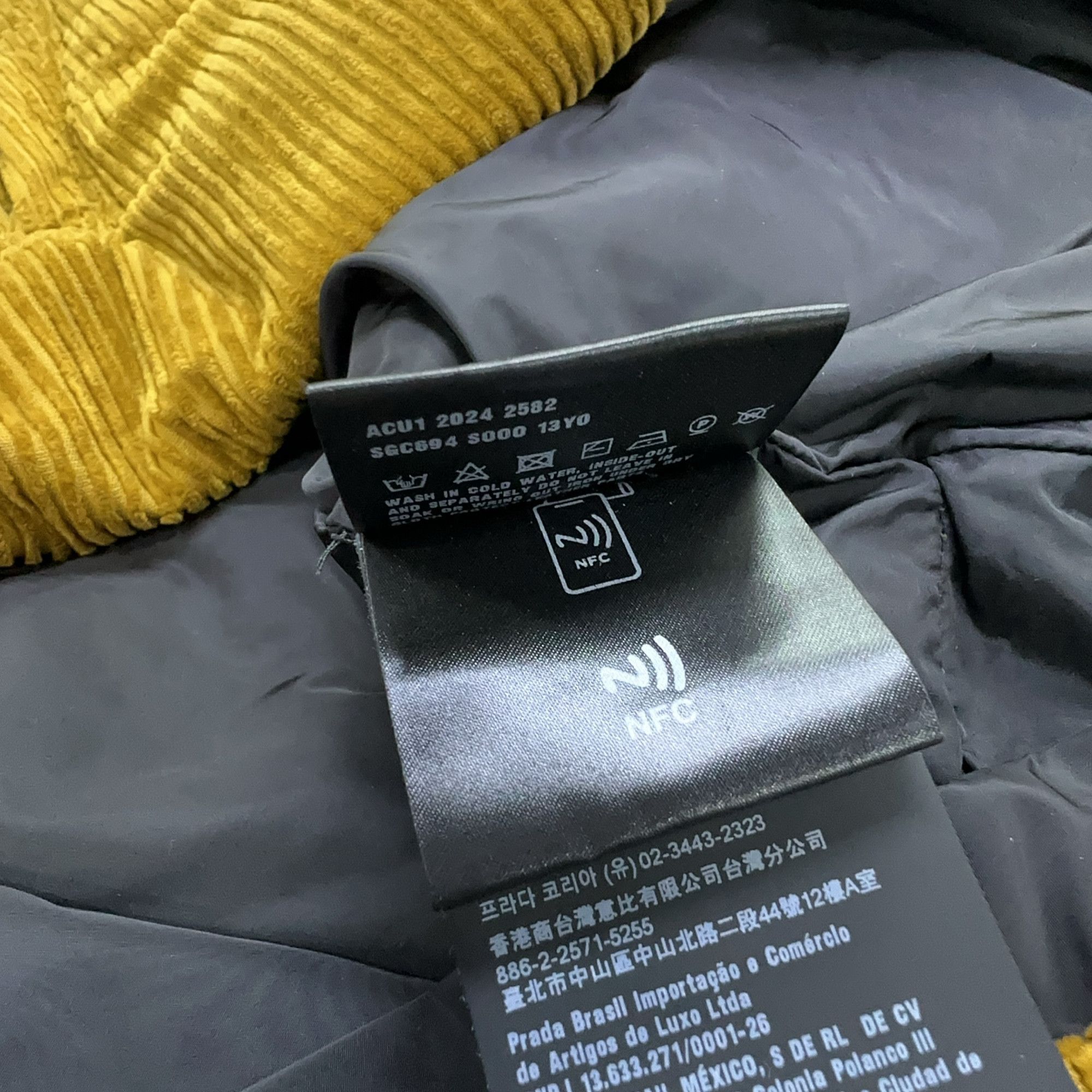 Prada Prada Corduroy Down Jacket Size L Size US L / EU 52-54 / 3 - 4 Thumbnail