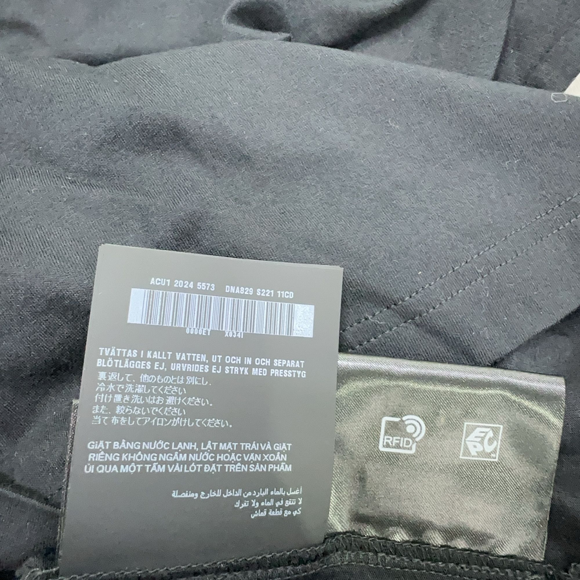 Prada Prada Solid Crewneck T-Shirt Size XXL Size US XXL / EU 58 / 5 - 4 Thumbnail