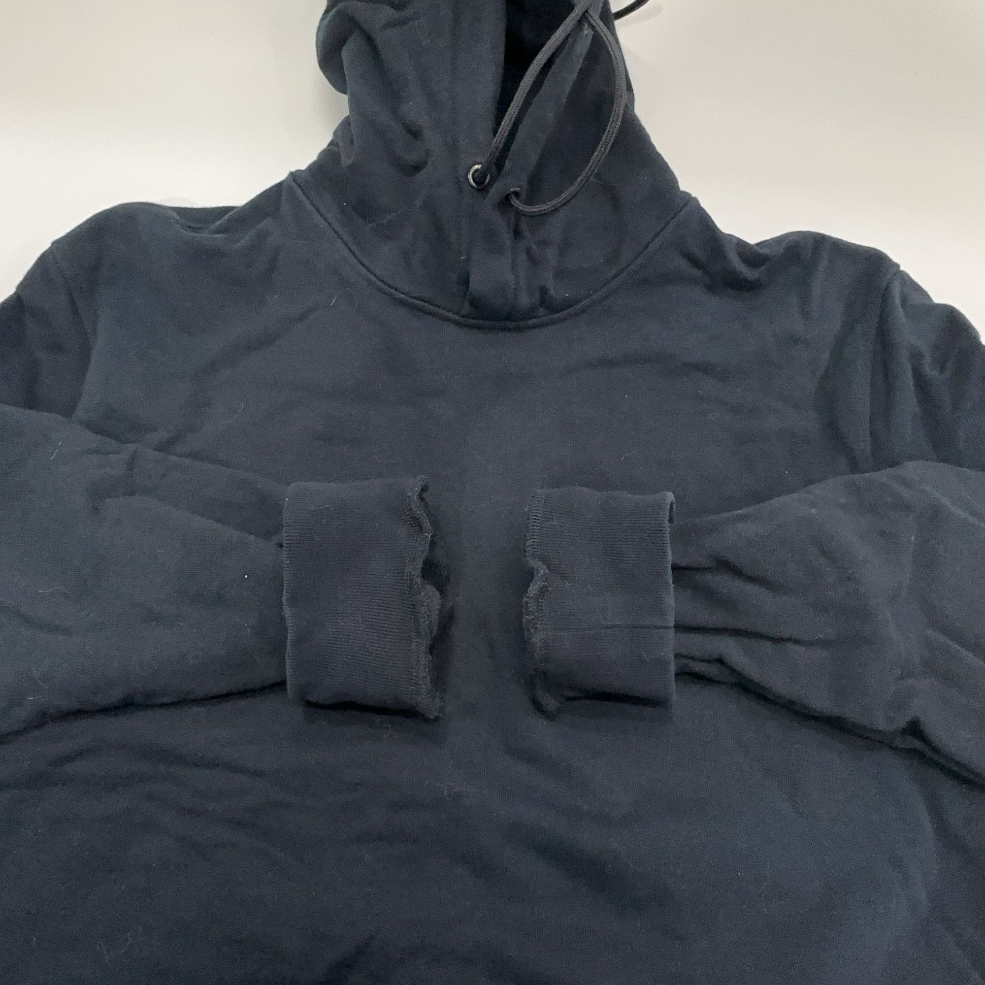 Prada Prada Logo Patch Hoodie Size M Size US M / EU 48-50 / 2 - 11 Thumbnail