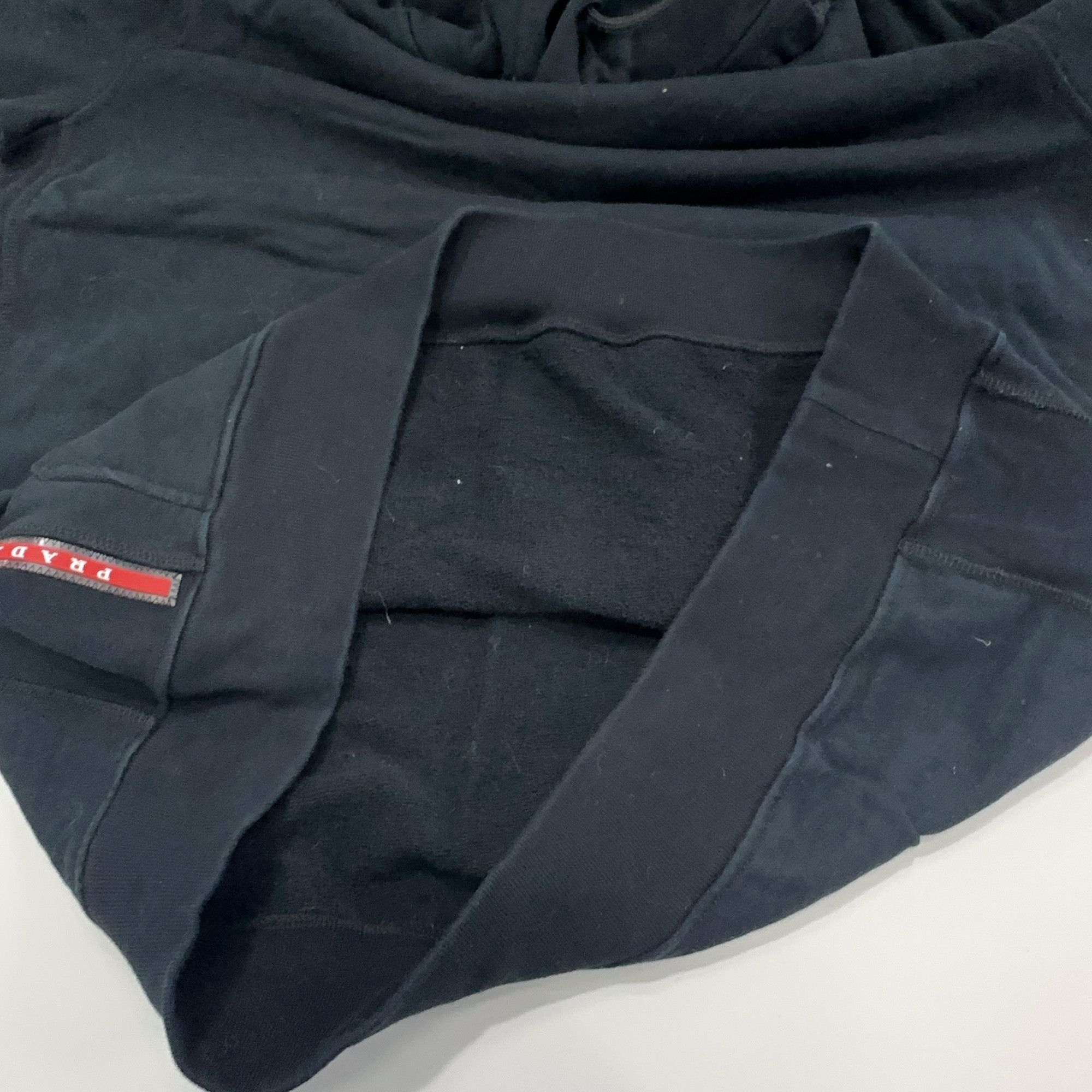 Prada Prada Logo Patch Hoodie Size M Size US M / EU 48-50 / 2 - 9 Thumbnail
