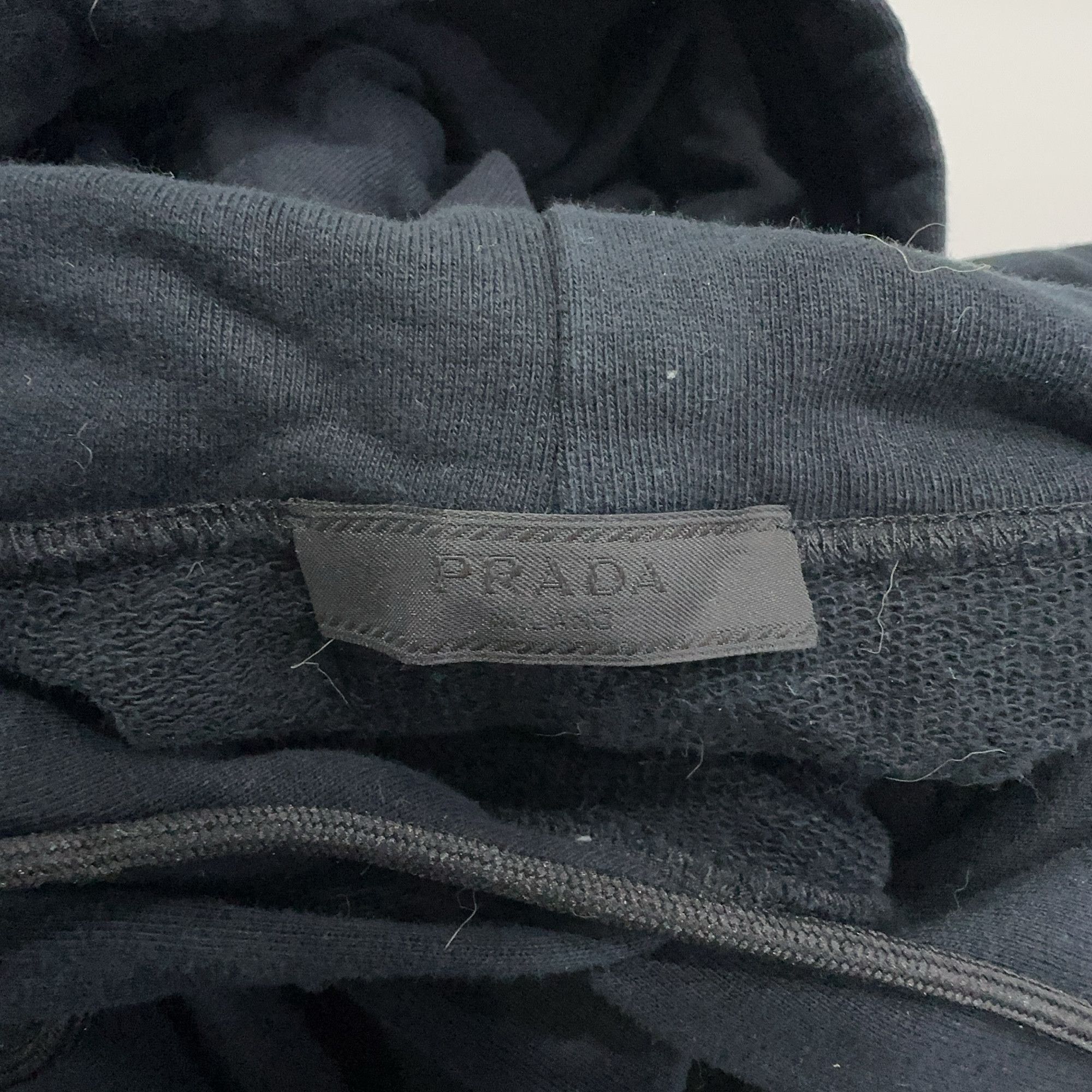 Prada Prada Logo Patch Hoodie Size M Size US M / EU 48-50 / 2 - 5 Thumbnail