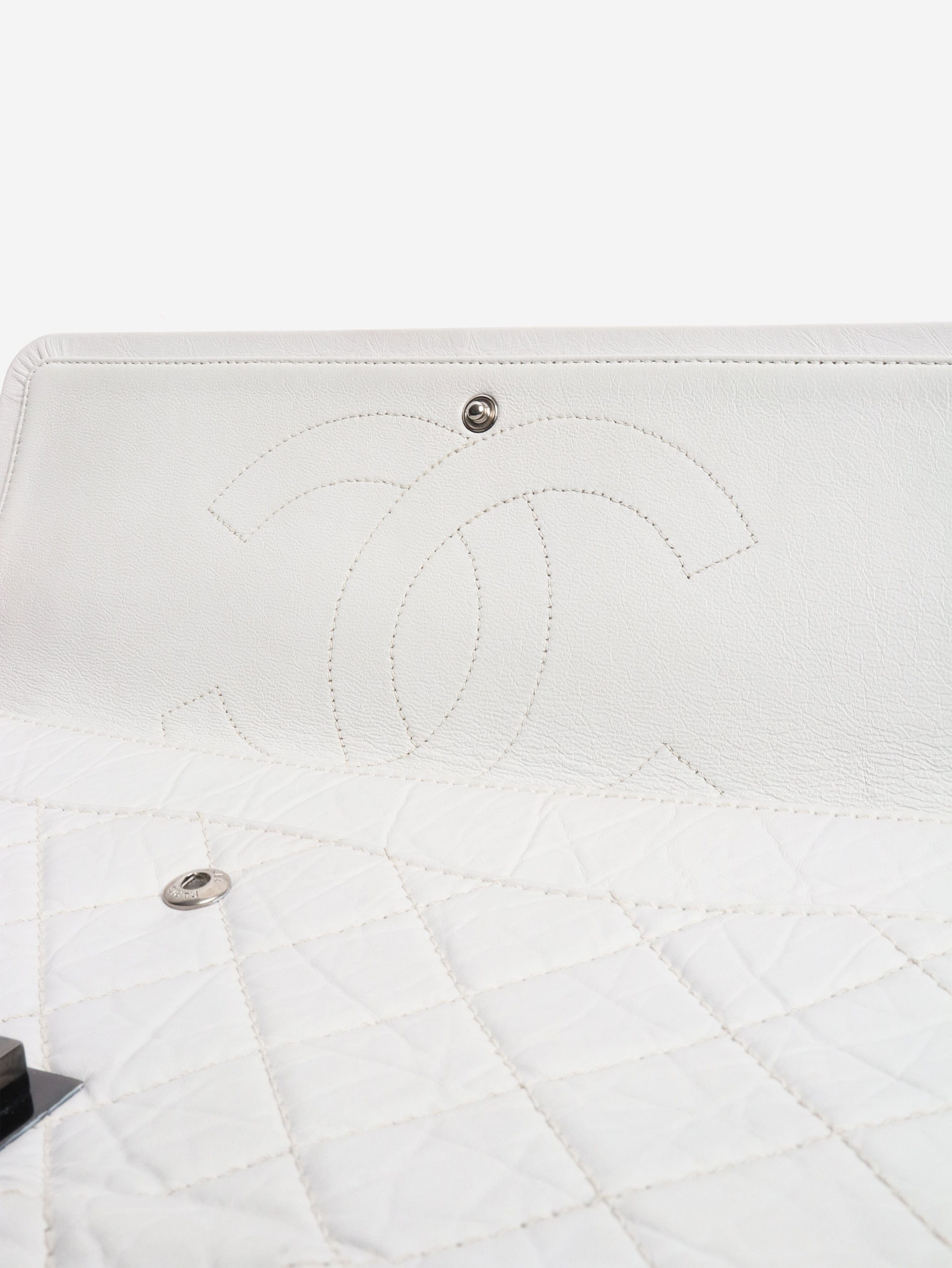 Chanel White 2008 2.55 crinkled leather shoulder bag Size ONE SIZE - 10 Thumbnail