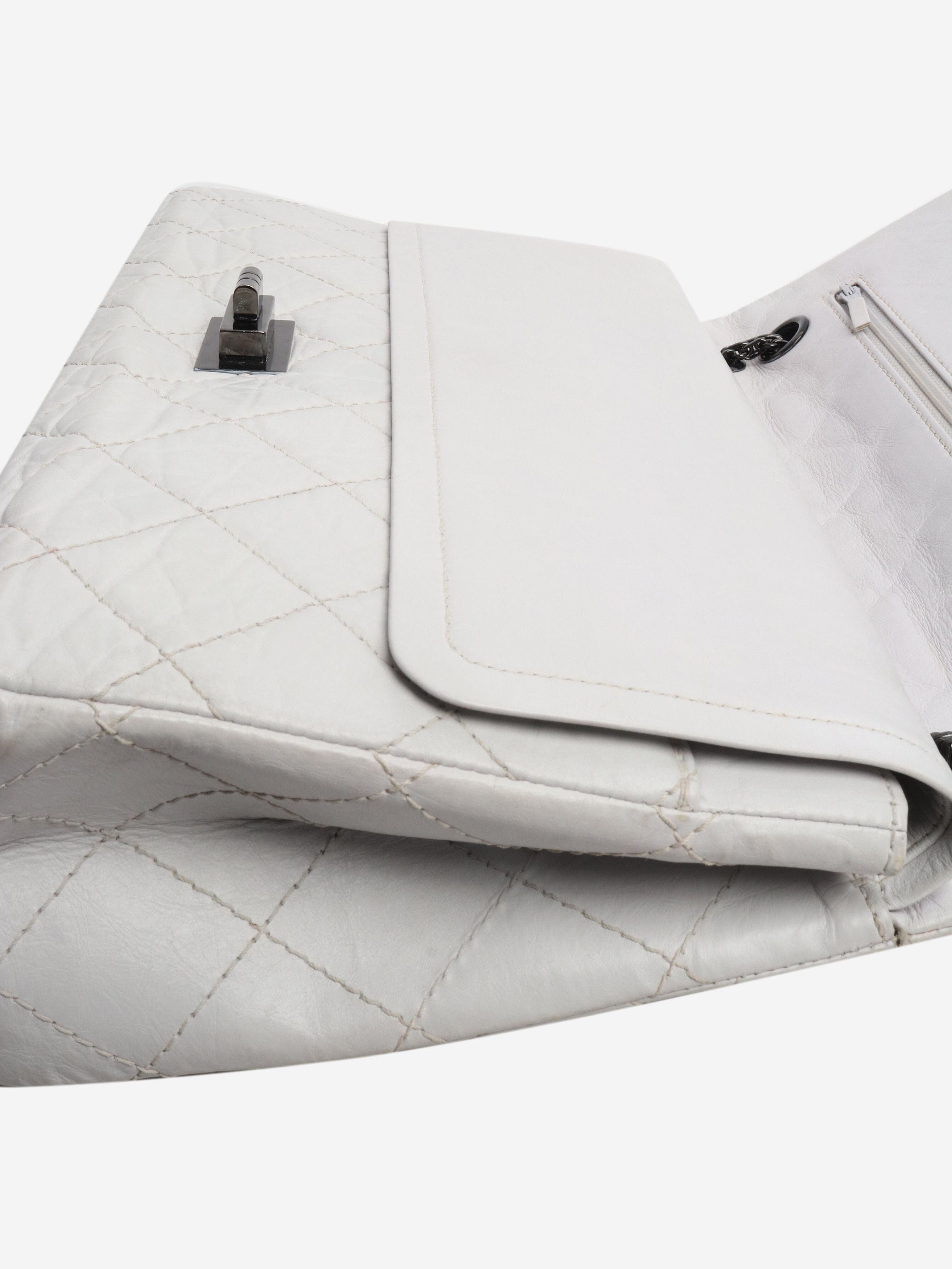 Chanel White 2008 2.55 crinkled leather shoulder bag Size ONE SIZE - 8 Thumbnail