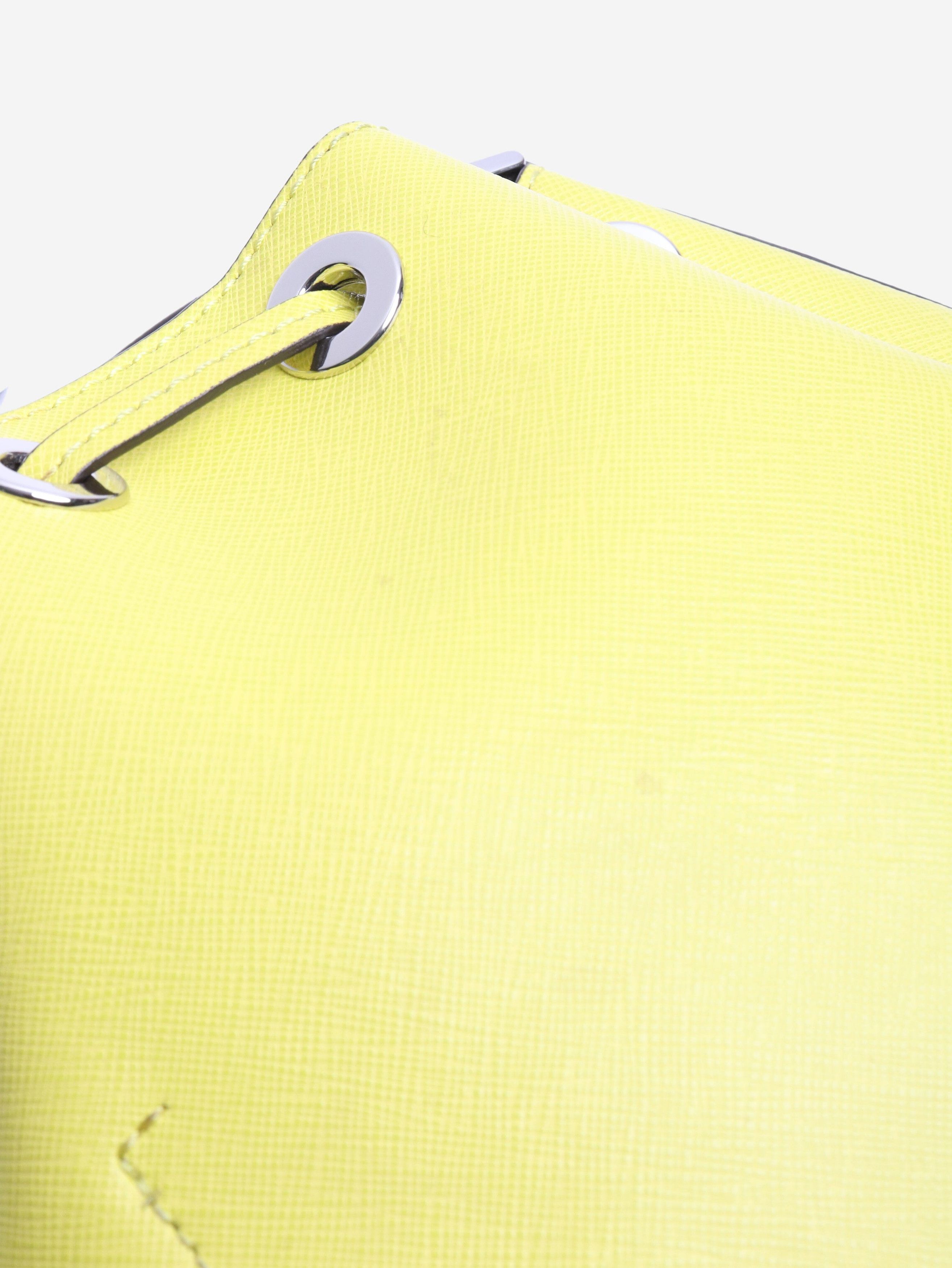 Michael Kors Neon yellow leather bucket bag Size ONE SIZE - 2 Thumbnail