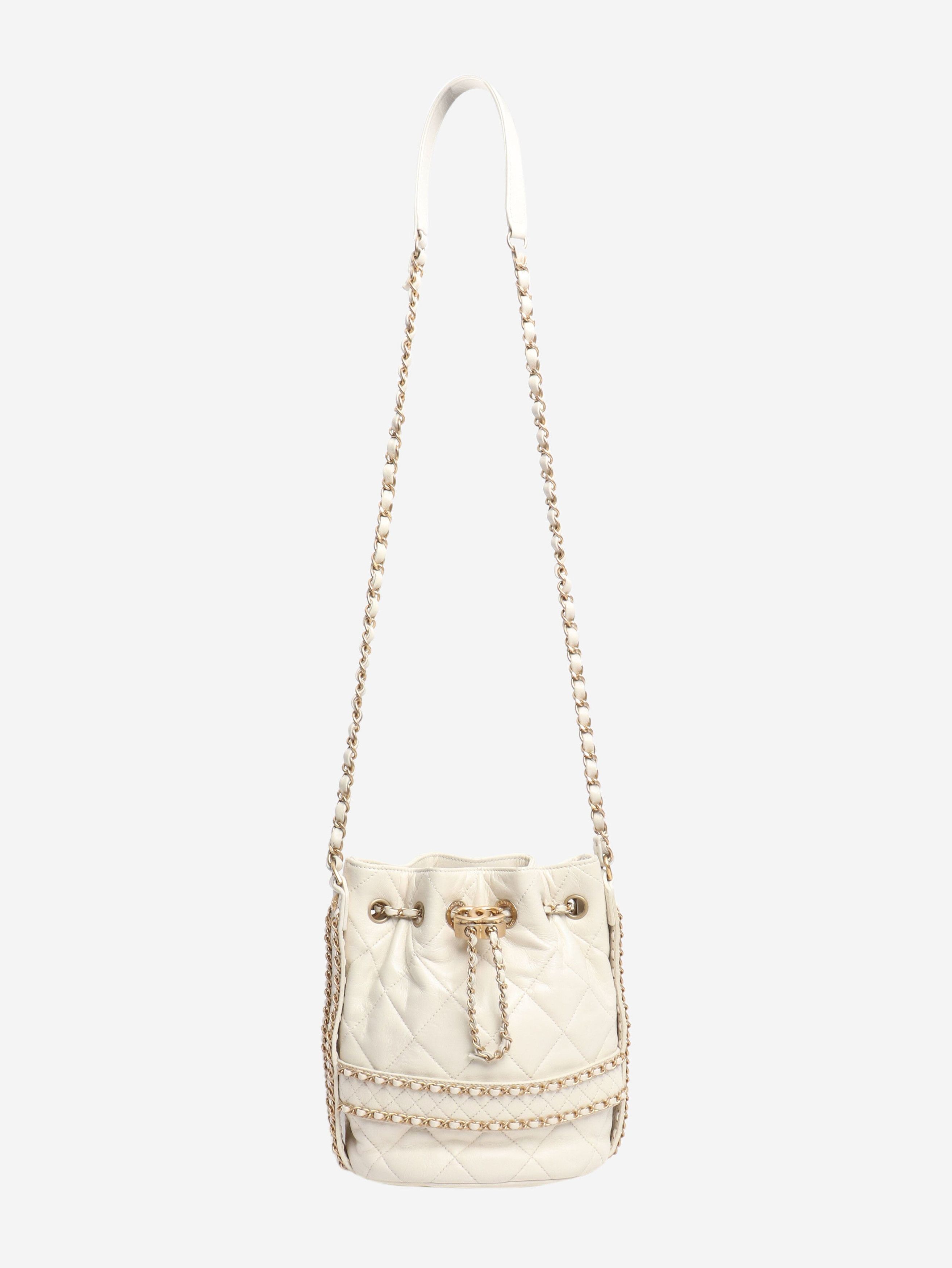 Chanel White 2019 lambskin quilted bucket bag Size ONE SIZE - 2 Thumbnail