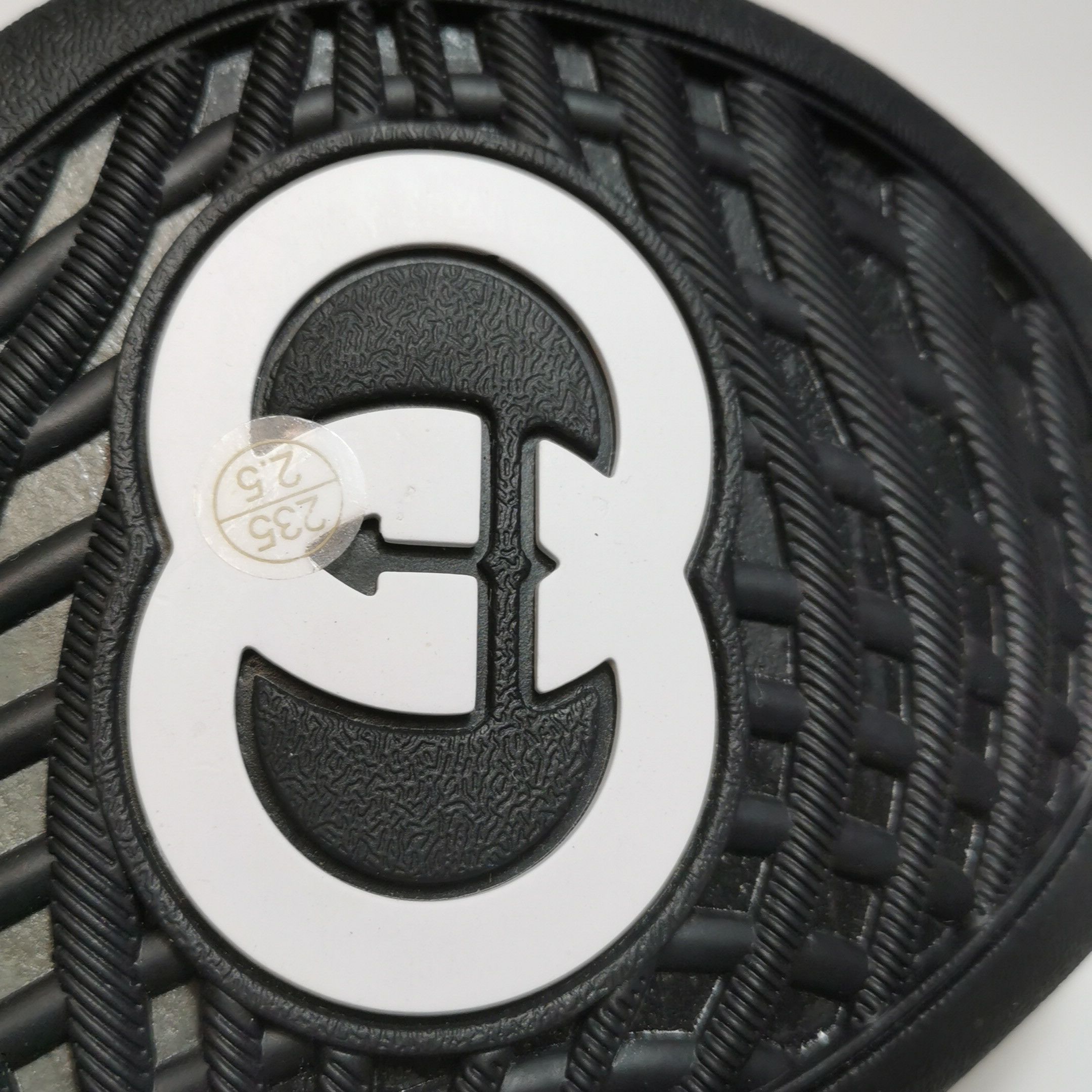 Gucci Gucci Men 5.5 Lowtop Sneakers Size US 5.5 / EU 38 - 9 Thumbnail