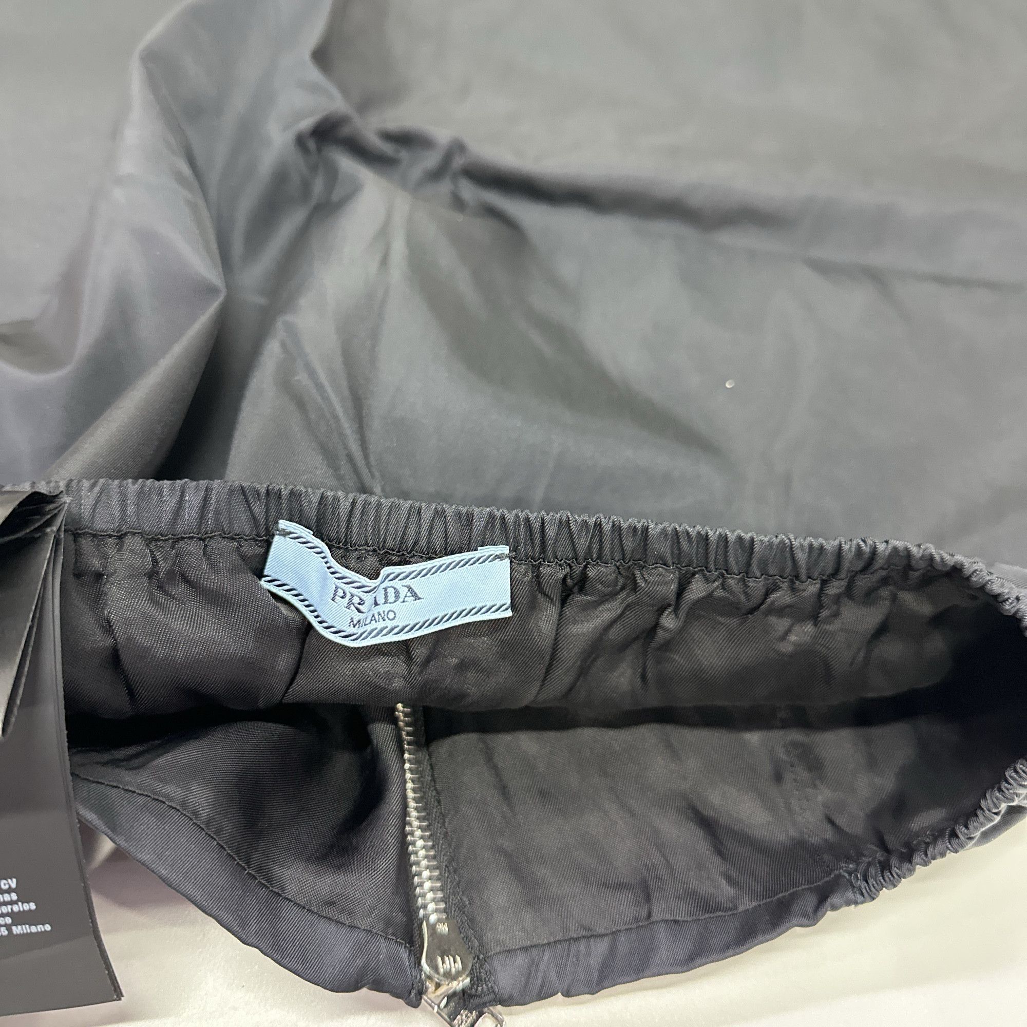 Prada Prada Re-Nylon Zip Front Skirt Size 38 Size 26" / US 2 / IT 38 - 4 Thumbnail