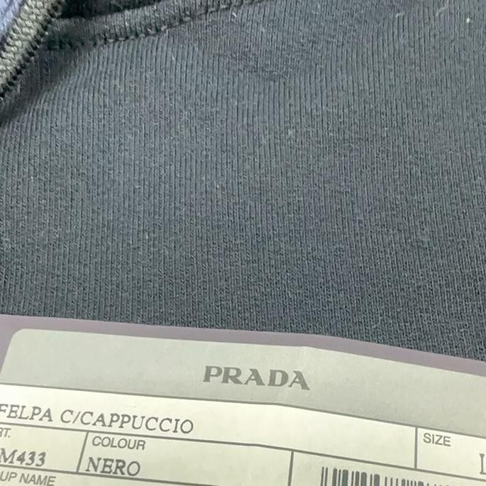 Prada Prada Logo Tab Hoodie Size L Size US L / EU 52-54 / 3 - 9 Thumbnail