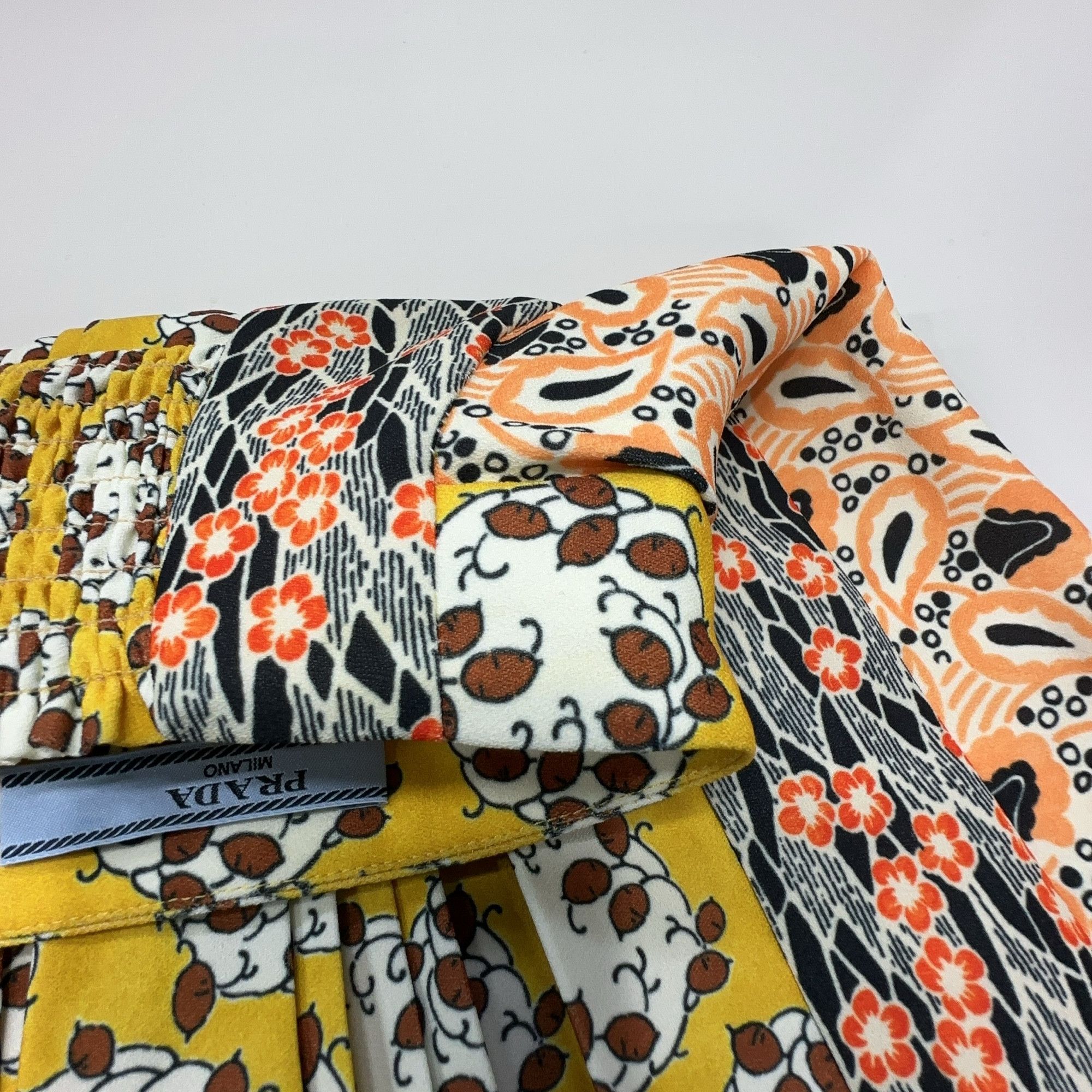 Prada Prada Mixed Print Pleated Midi Skirt Size 36 Size 25" / US 0 / IT 36 - 6 Thumbnail