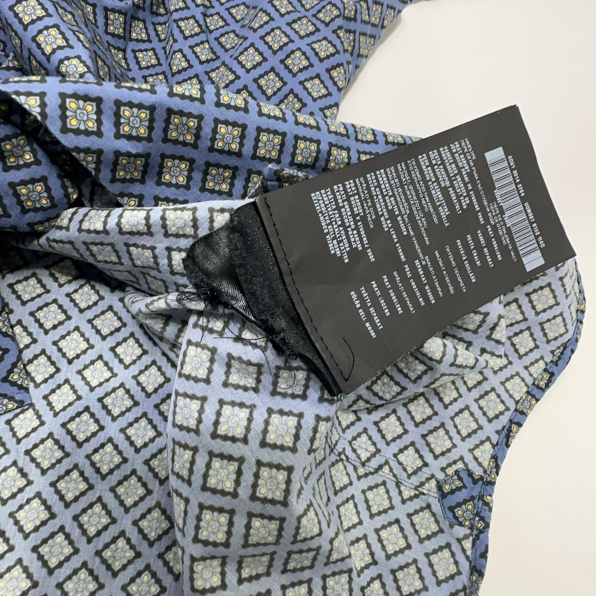 Prada Prada Geometric Print Button Up Shirt Size S Size US S / EU 44-46 / 1 - 5 Thumbnail