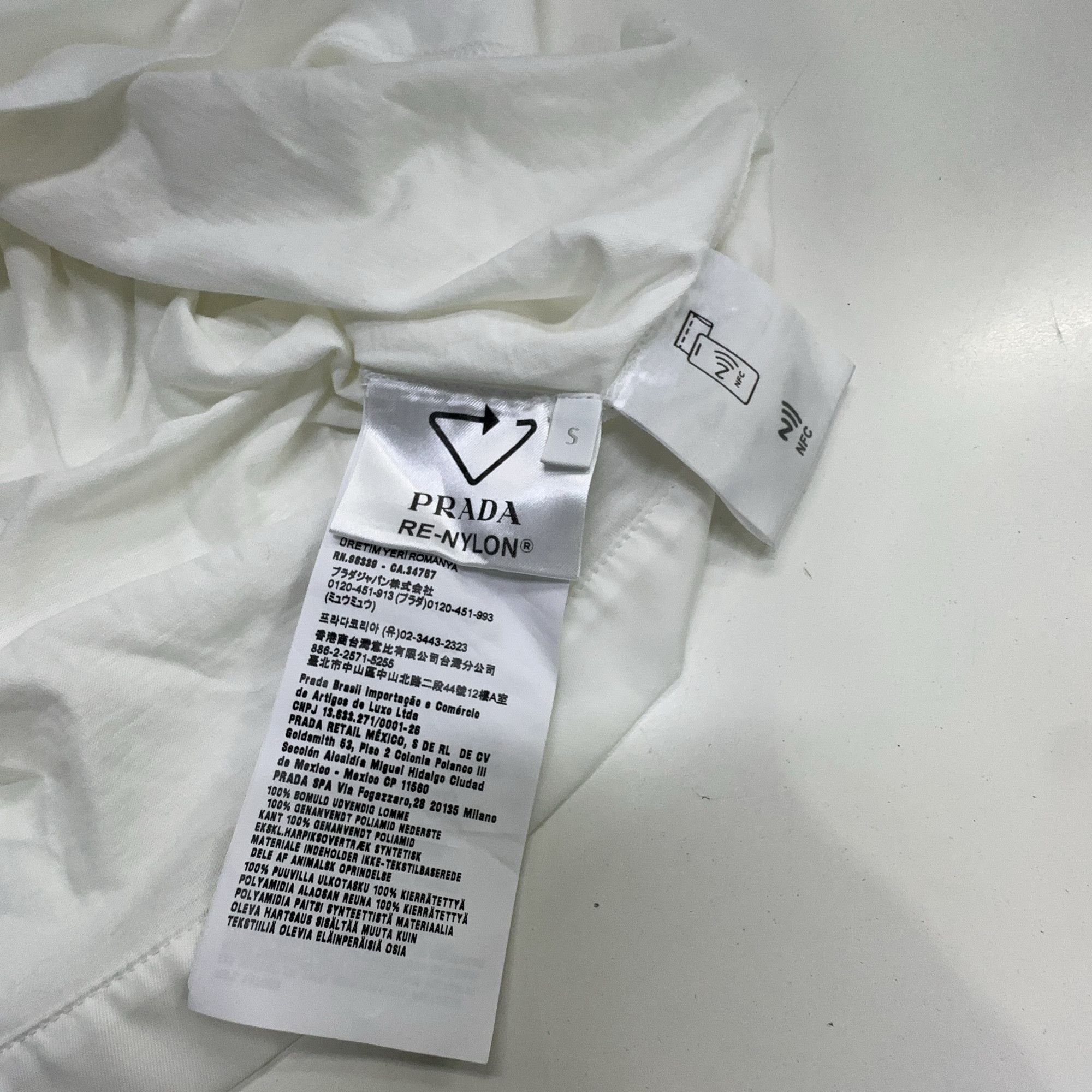 Prada PRADA Re-Nylon Pocket T-Shirt Size S Size US S / EU 44-46 / 1 - 3 Thumbnail