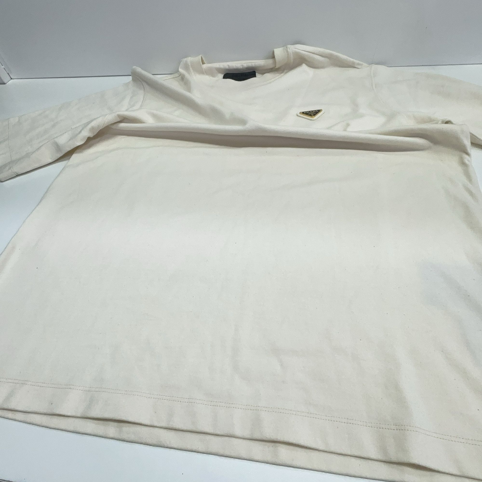 Prada Prada Logo Patch T-Shirt Size L Size US L / EU 52-54 / 3 - 8 Thumbnail