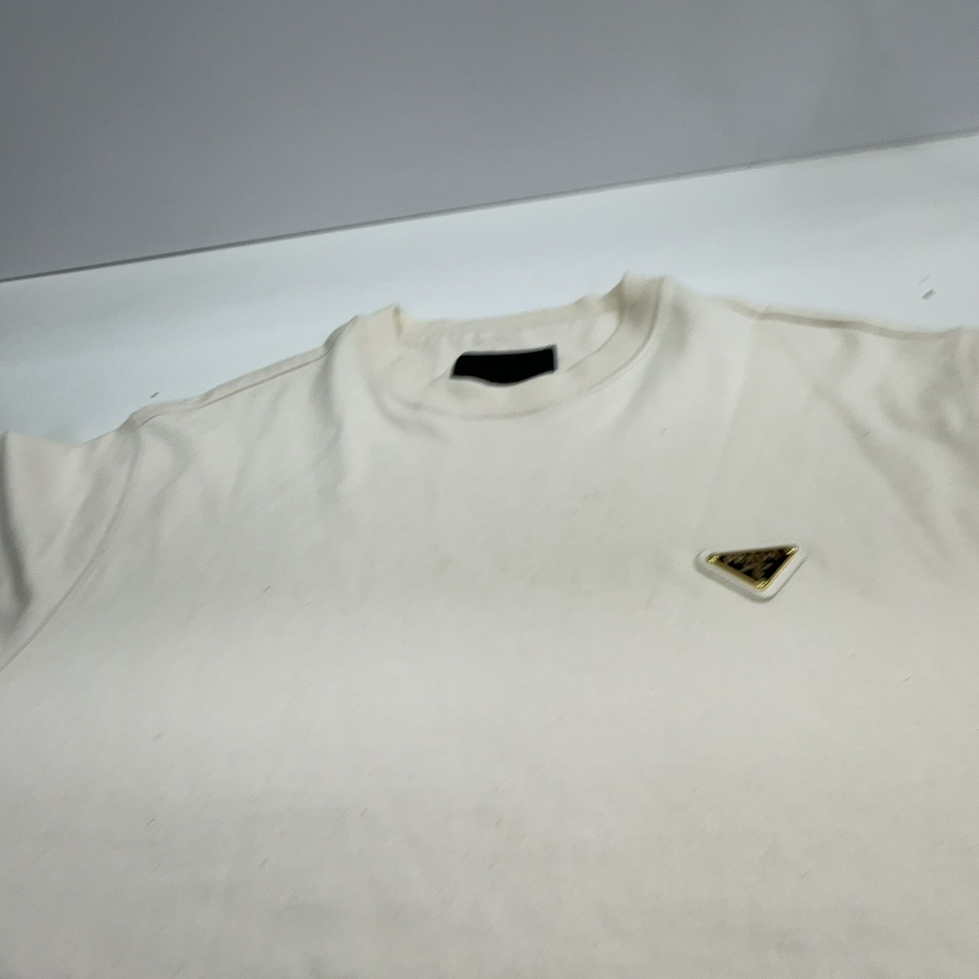 Prada Prada Logo Patch T-Shirt Size L Size US L / EU 52-54 / 3 - 7 Thumbnail