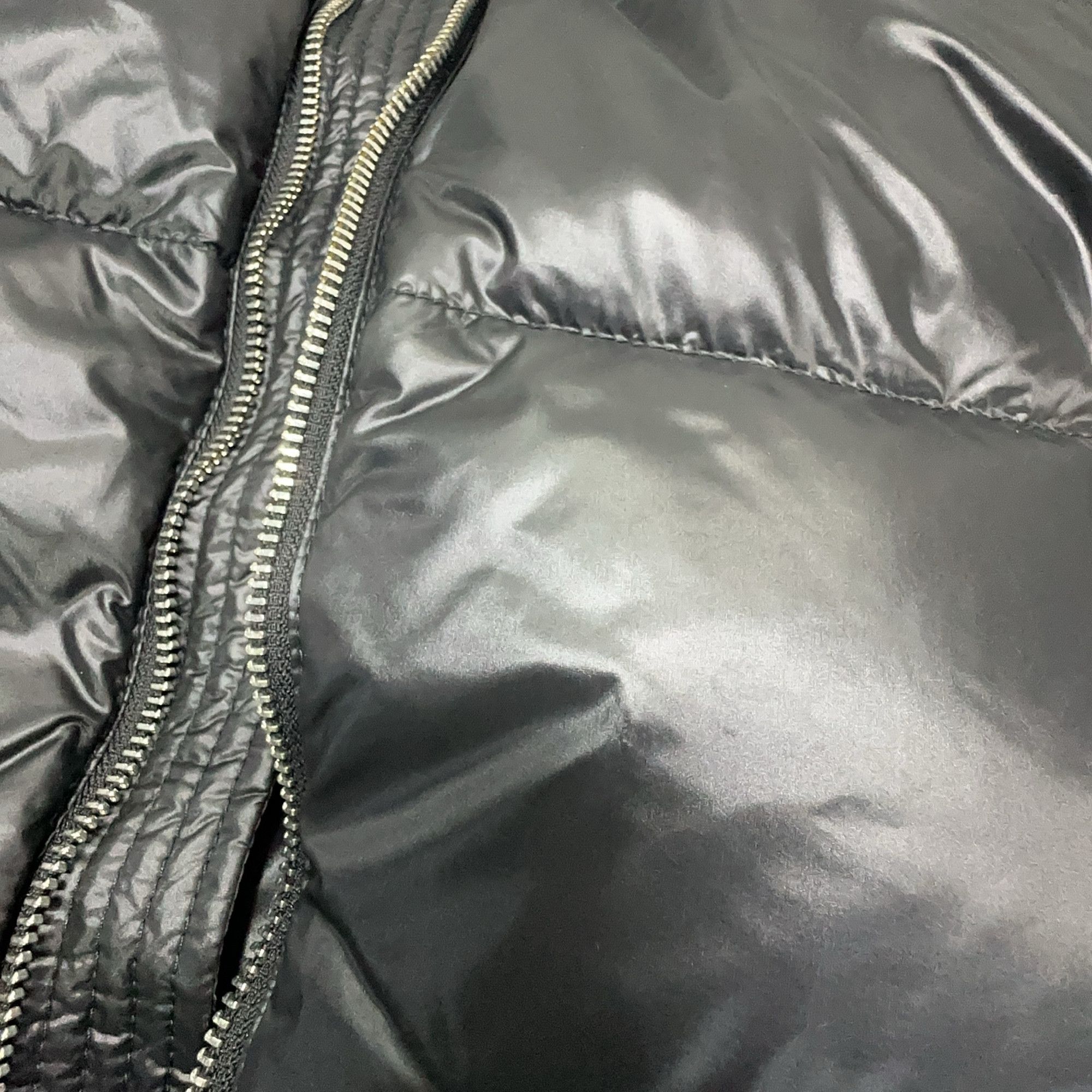 Prada Prada Logo Puffer Jacket Size S Size US S / EU 44-46 / 1 - 7 Thumbnail