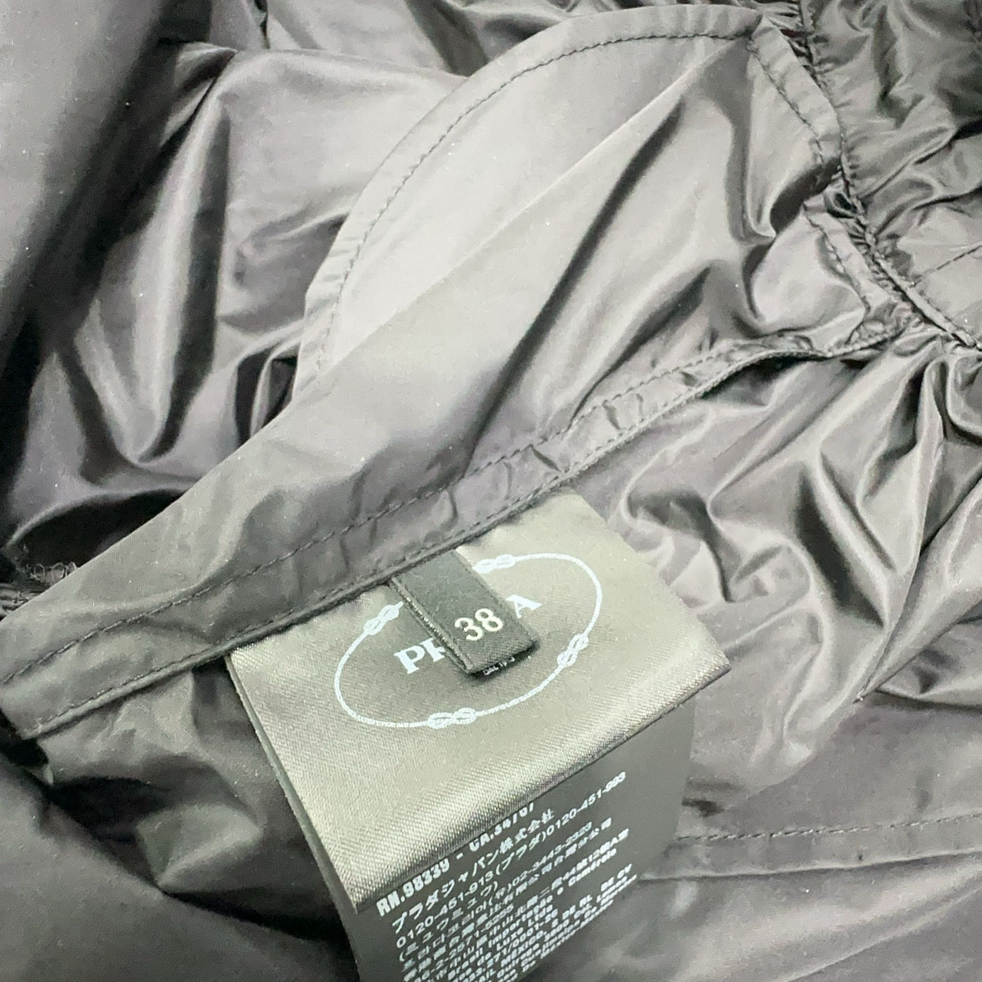 Prada Prada Nylon Hooded Jacket Size 38 Size XS / US 0-2 / IT 36-38 - 4 Thumbnail