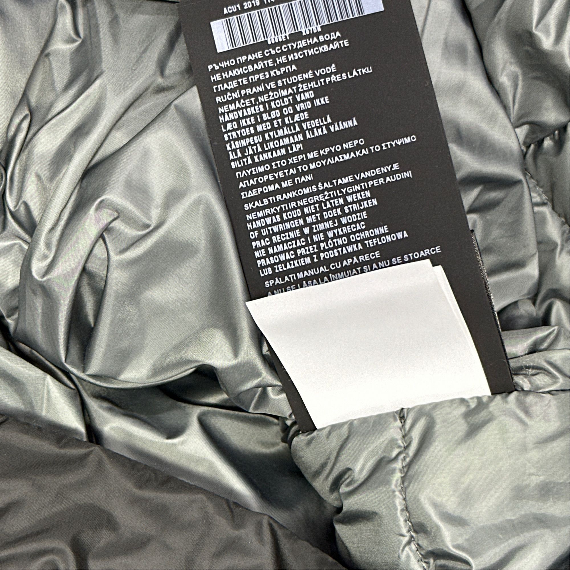 Prada Prada Lightweight Hooded Down Jacket Size L Size US L / EU 52-54 / 3 - 5 Thumbnail