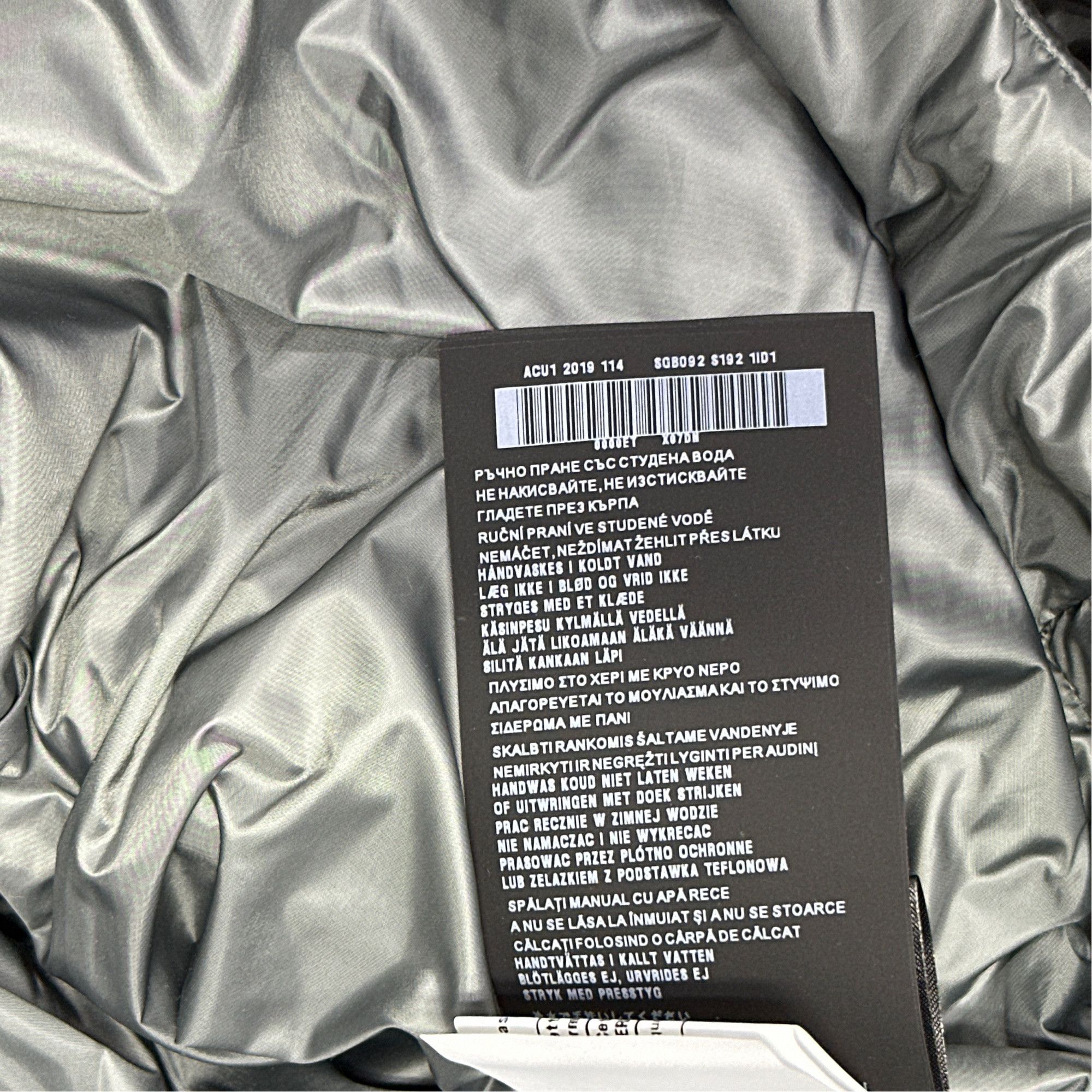 Prada Prada Lightweight Hooded Down Jacket Size L Size US L / EU 52-54 / 3 - 6 Thumbnail