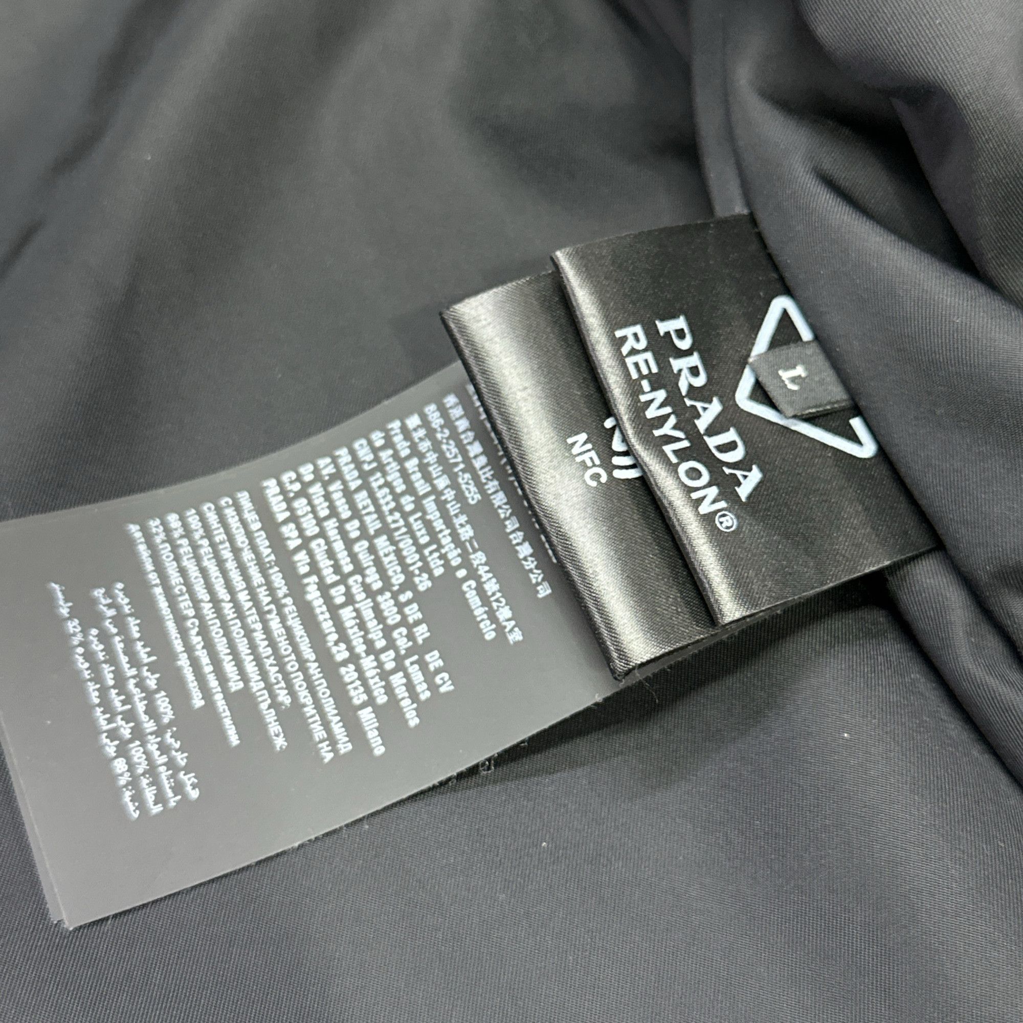 Prada Prada Re-Nylon Hooded Jacket Size L Size US L / EU 52-54 / 3 - 3 Thumbnail