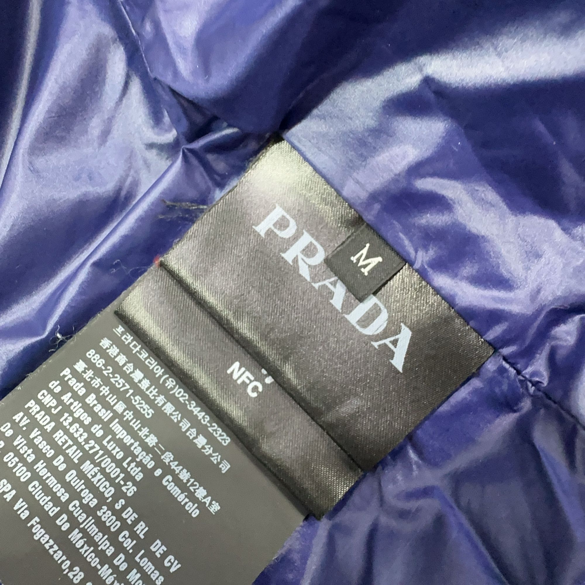 Prada Prada Logo Puffer Vest Size M Size US M / EU 48-50 / 2 - 5 Thumbnail