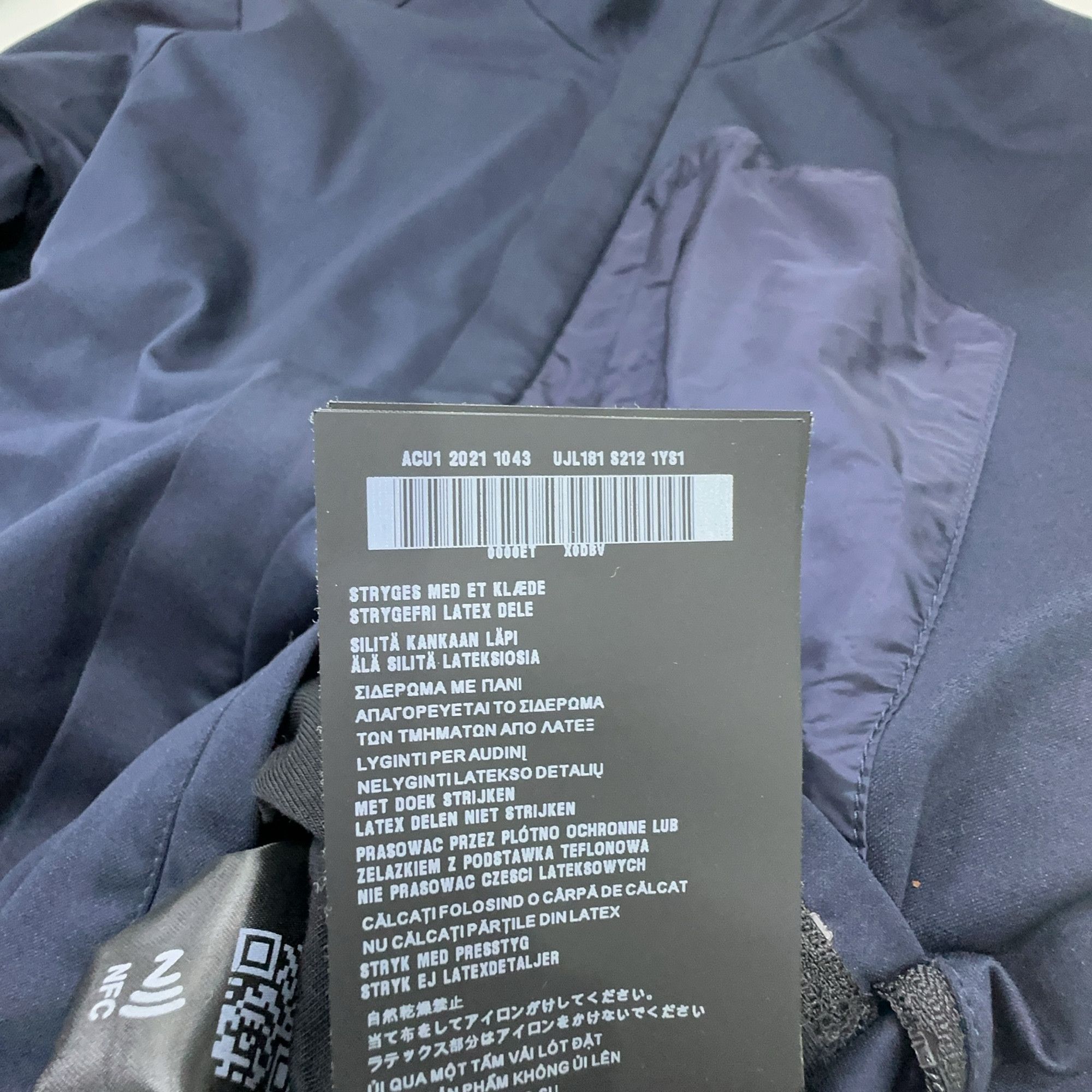 Prada Prada Reversible Nylon Jacket Size L Size US L / EU 52-54 / 3 - 6 Thumbnail
