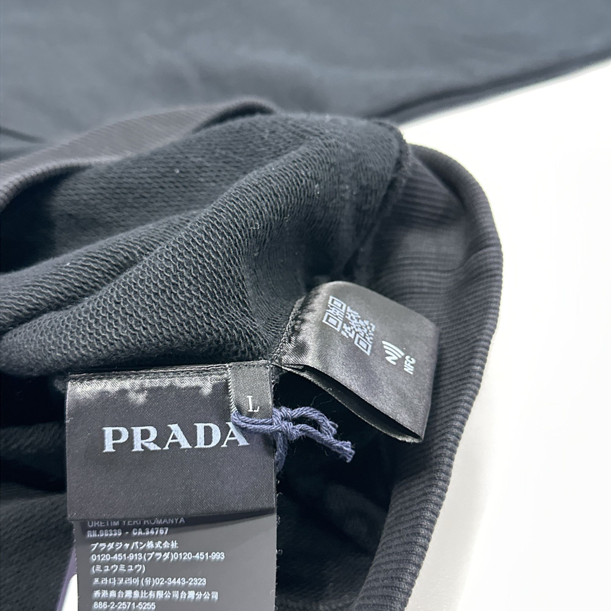 Prada Prada Logo Print Sweatshirt Size L Size US L / EU 52-54 / 3 - 4 Thumbnail