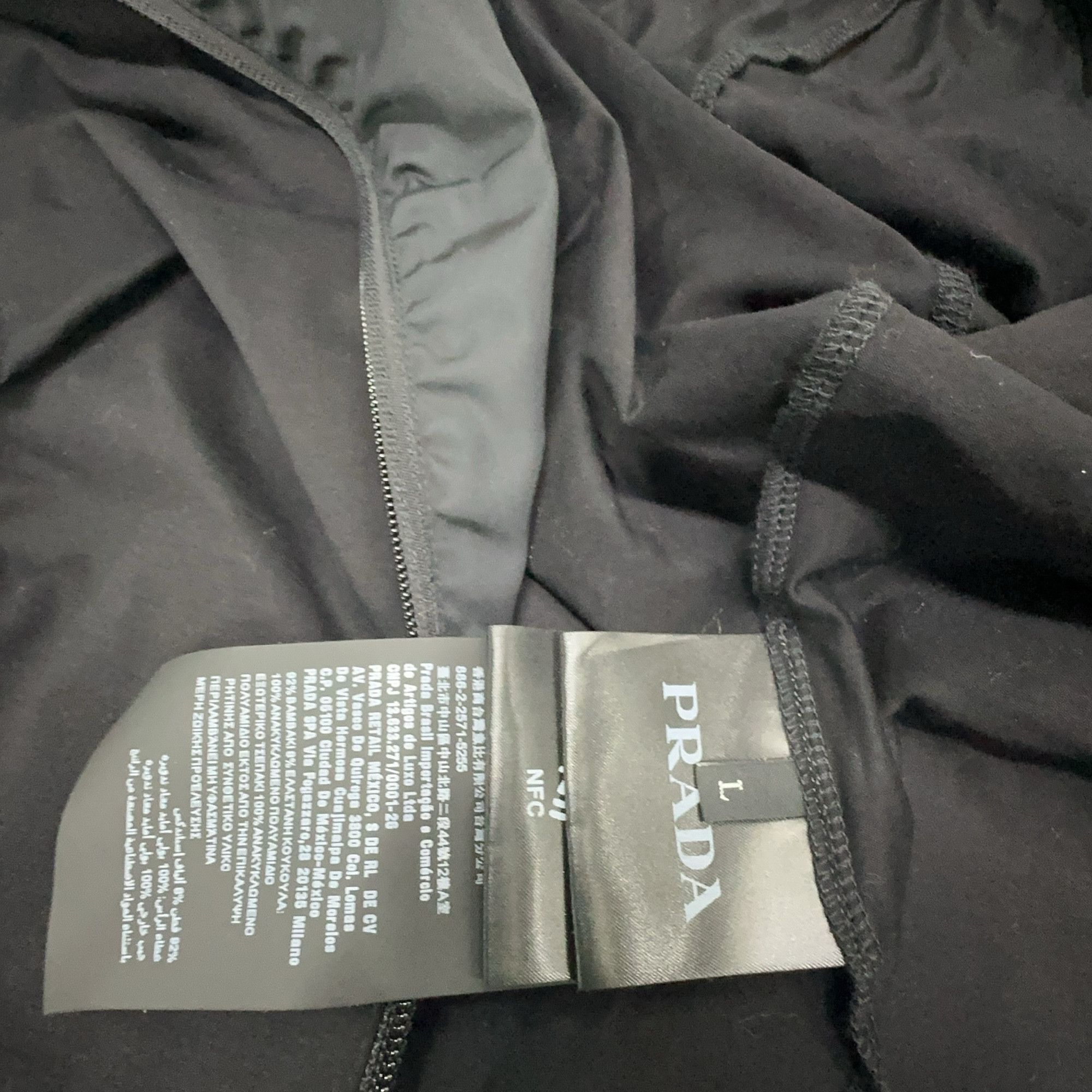 Prada Prada Logo Pocket Zip Hoodie Size L Size US L / EU 52-54 / 3 - 3 Thumbnail